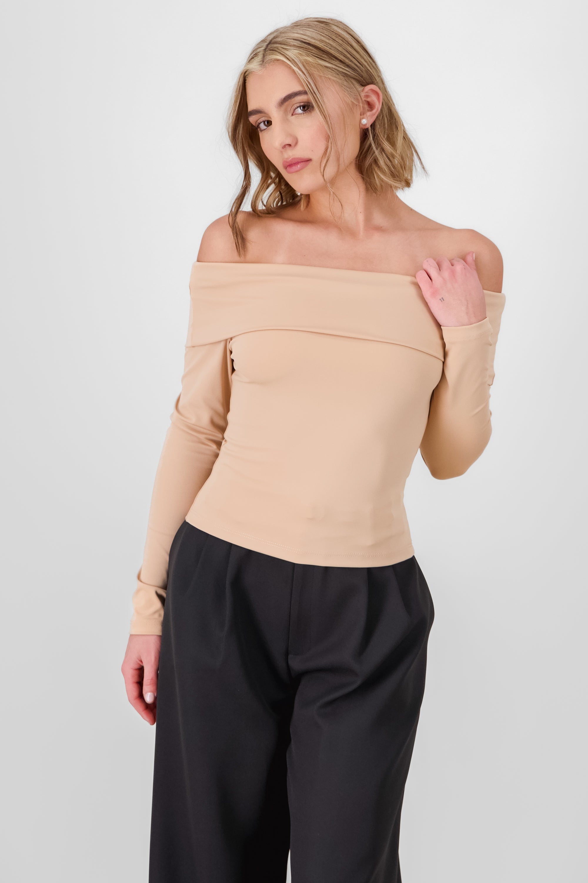 Top off shoulder liso TAN