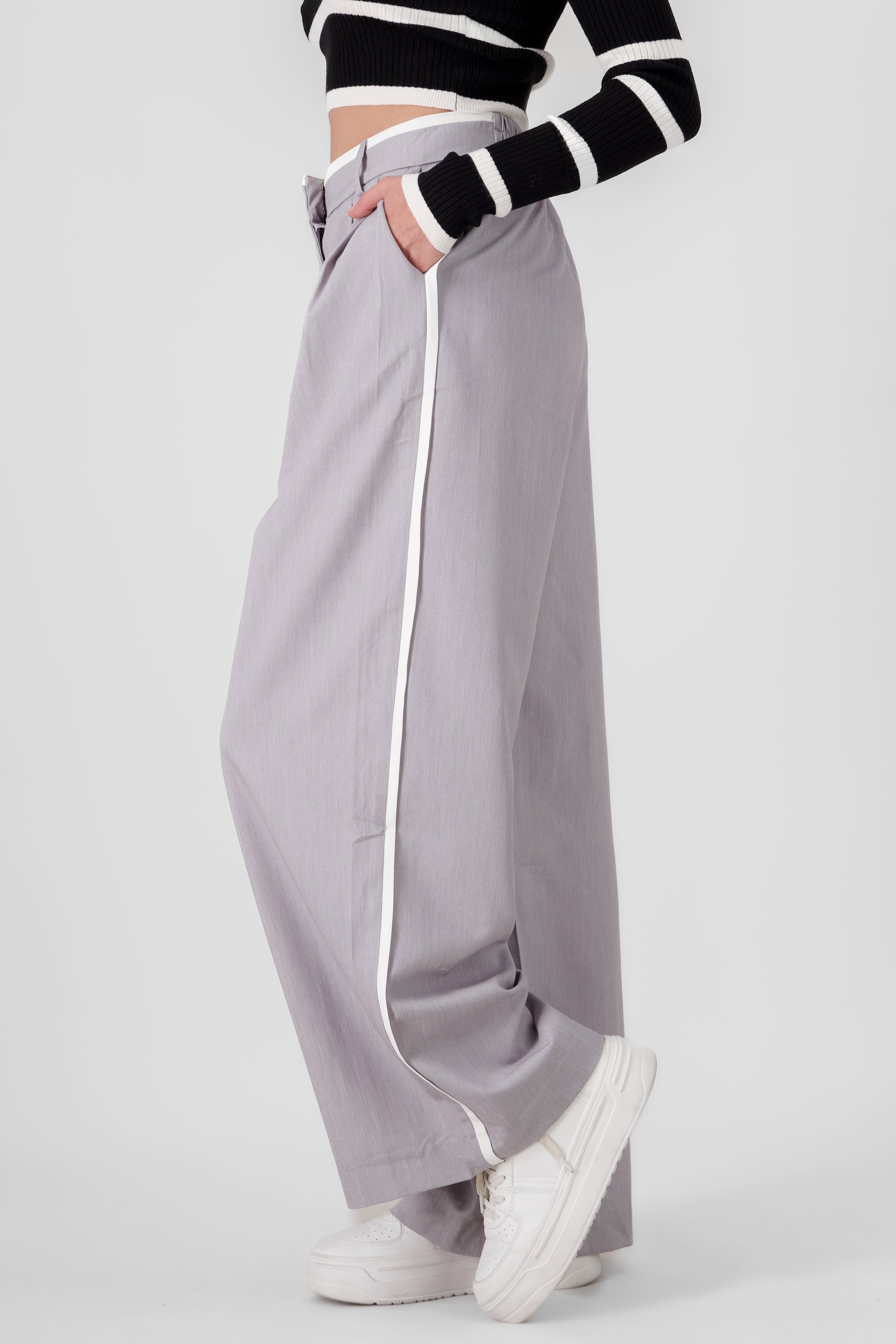 Pantalon recto pinzas GRIS CLARO