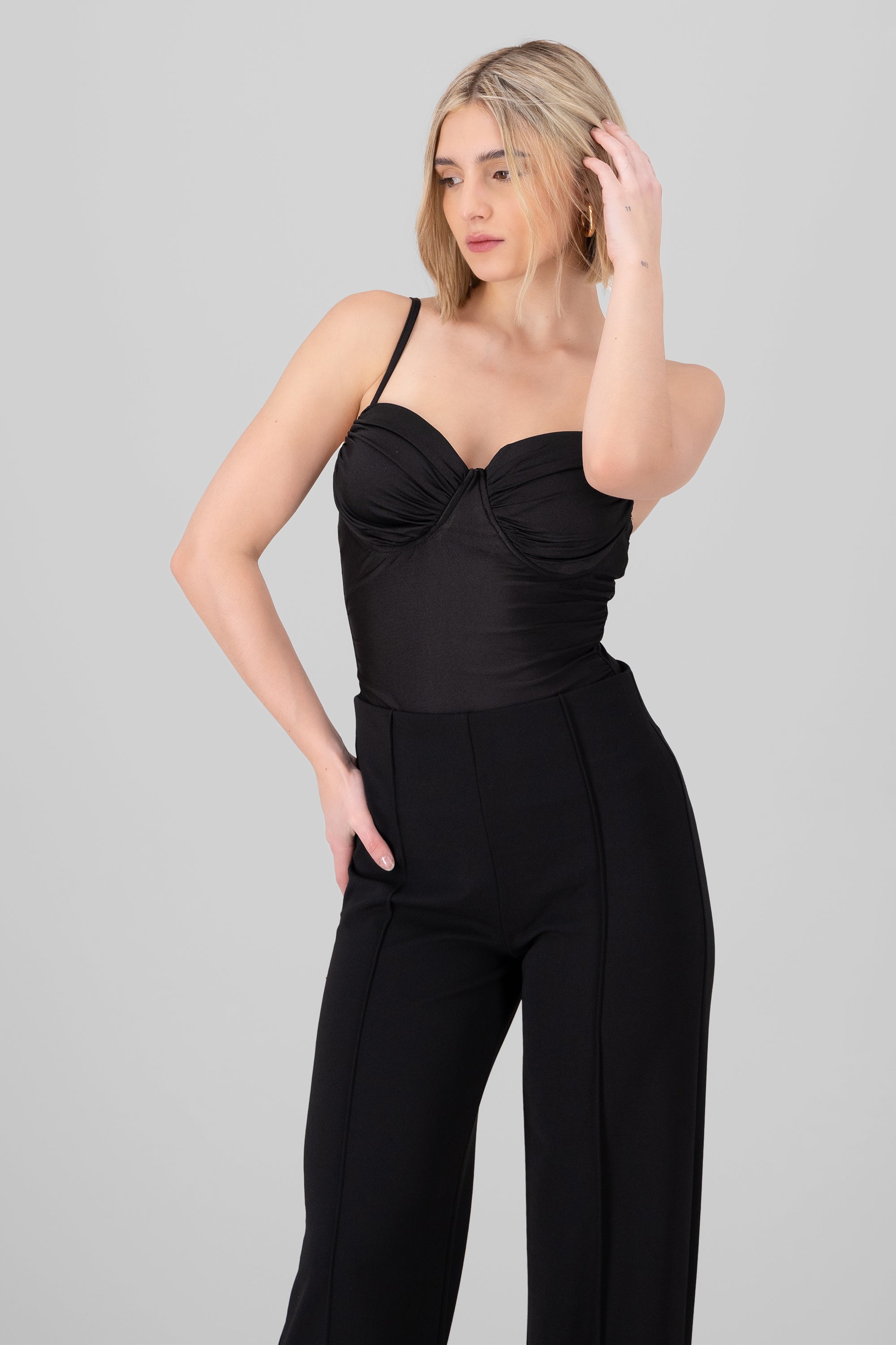 Bodysuit satin con copas NEGRO