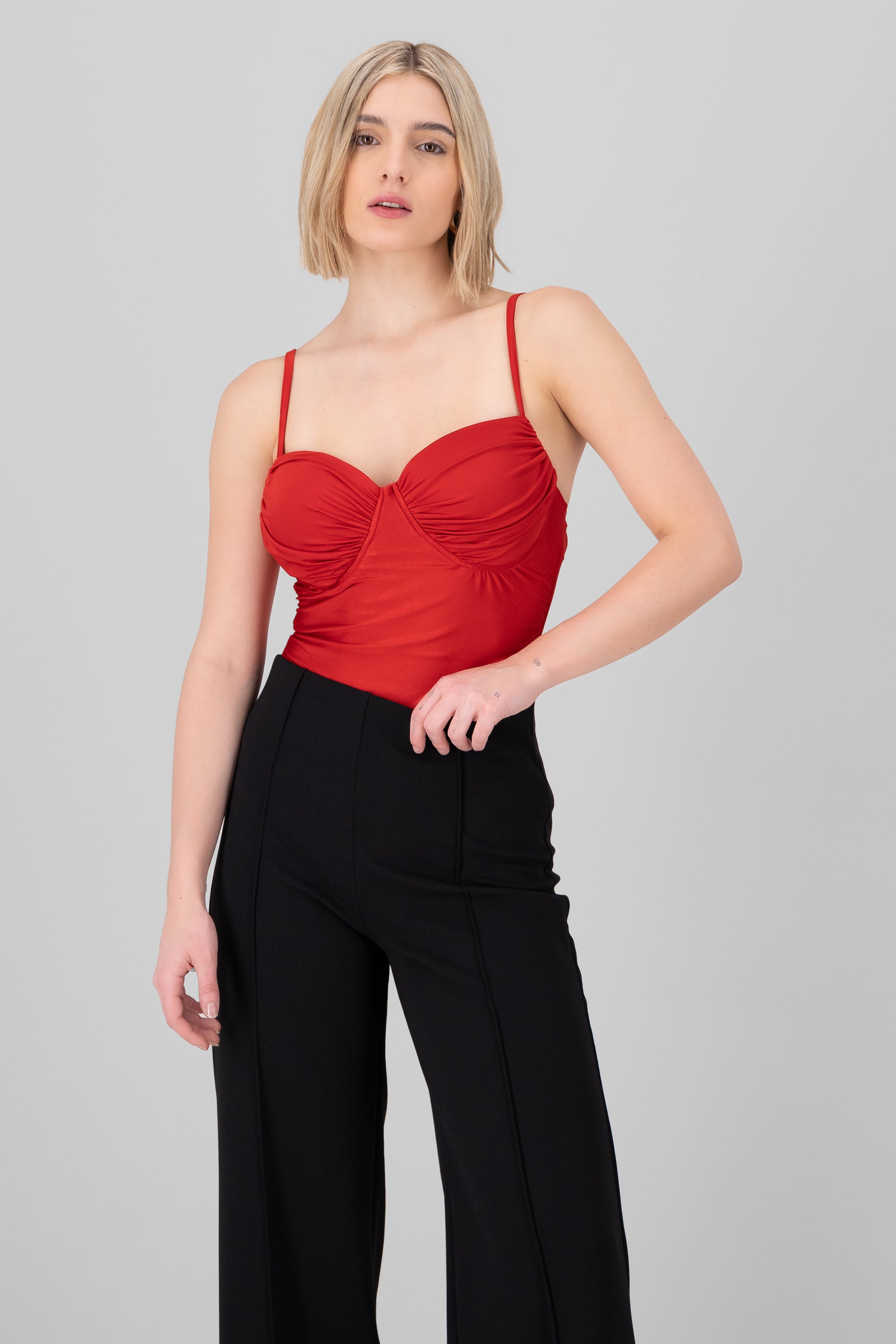 Bodysuit satin con copas ROJO