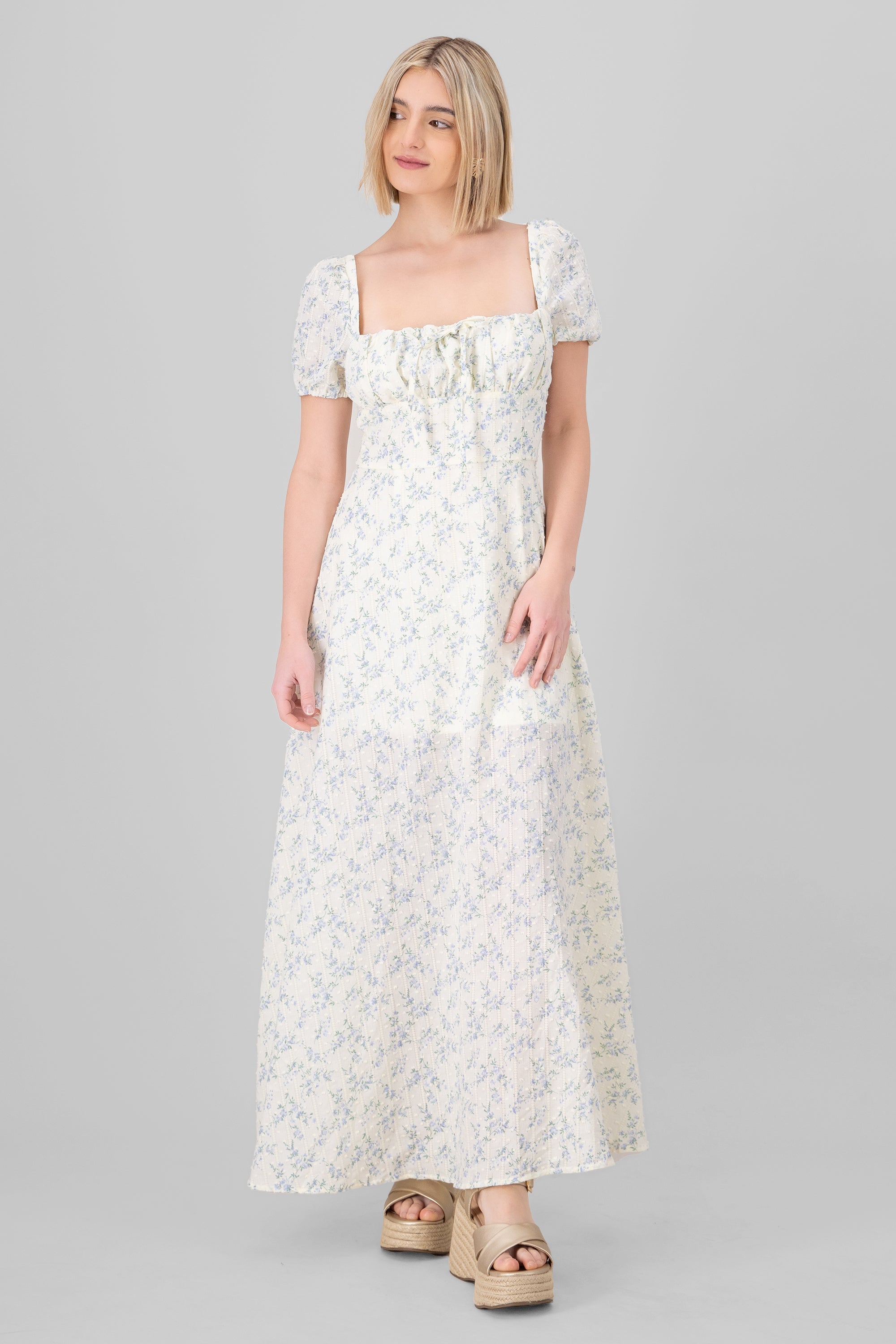 Vestido maxi con flores textura CREMA