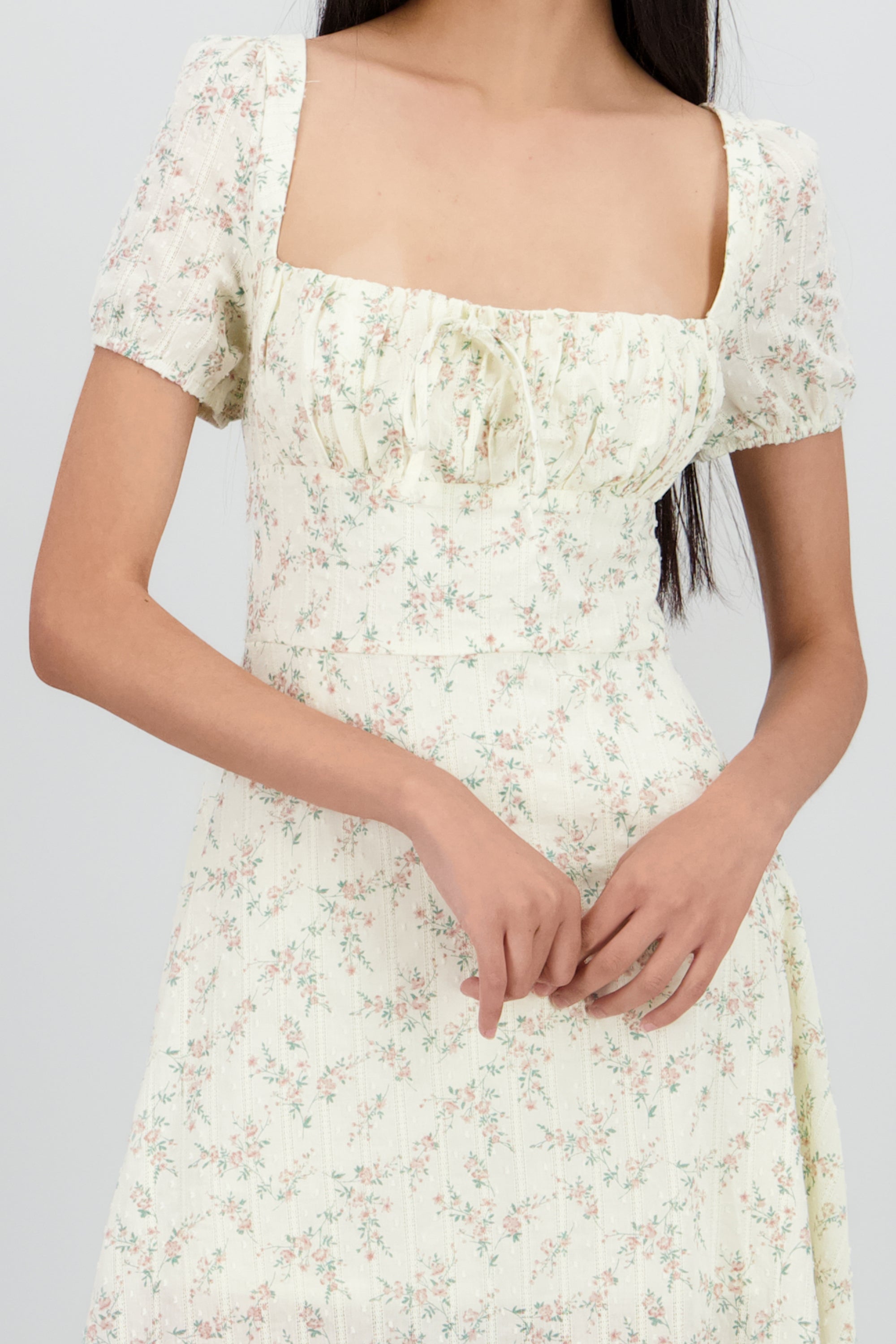 Vestido maxi con flores textura