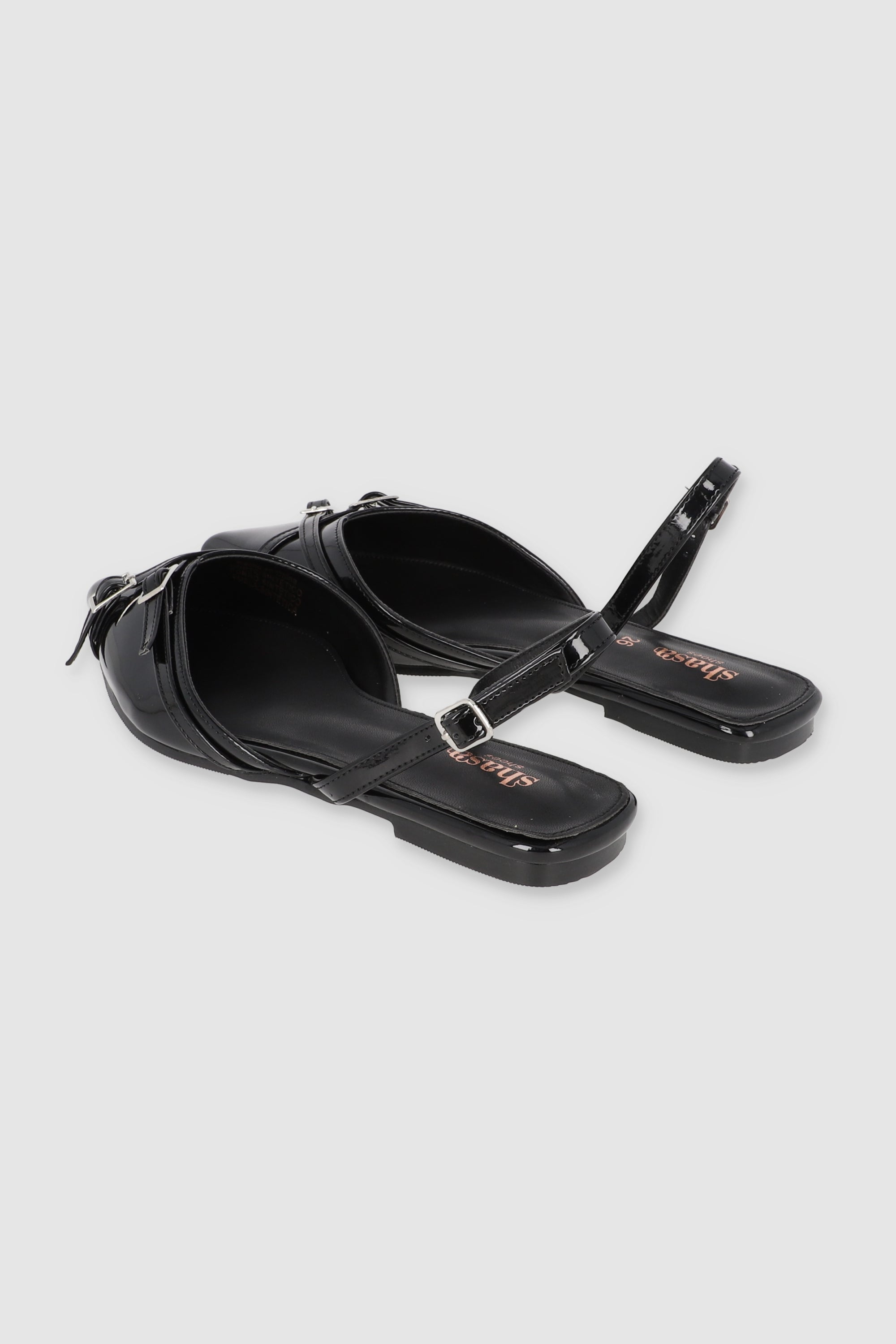 FLAT POINTY STRAPS NEGRO