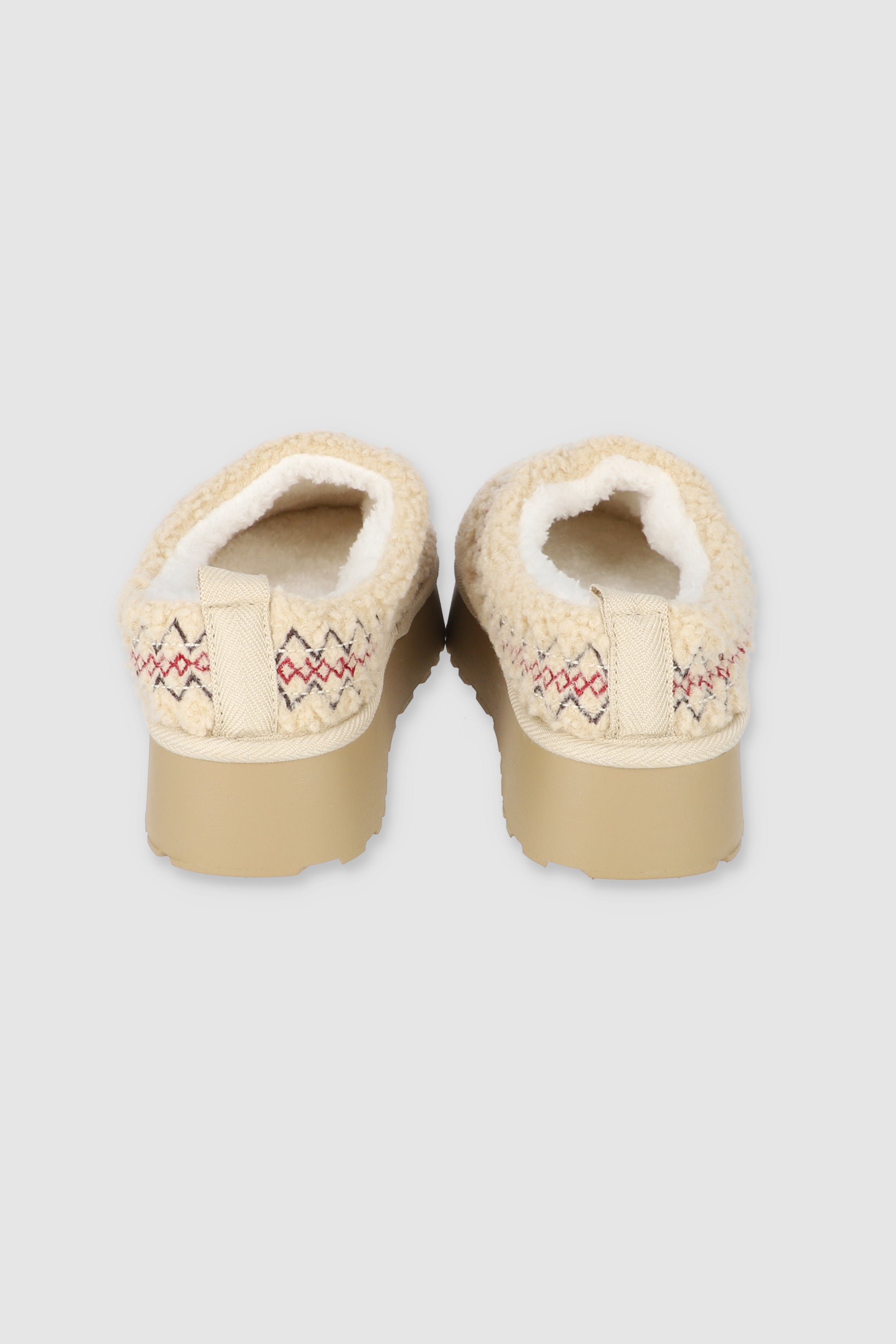 Pantufla zueco teddy bordado BEIGE