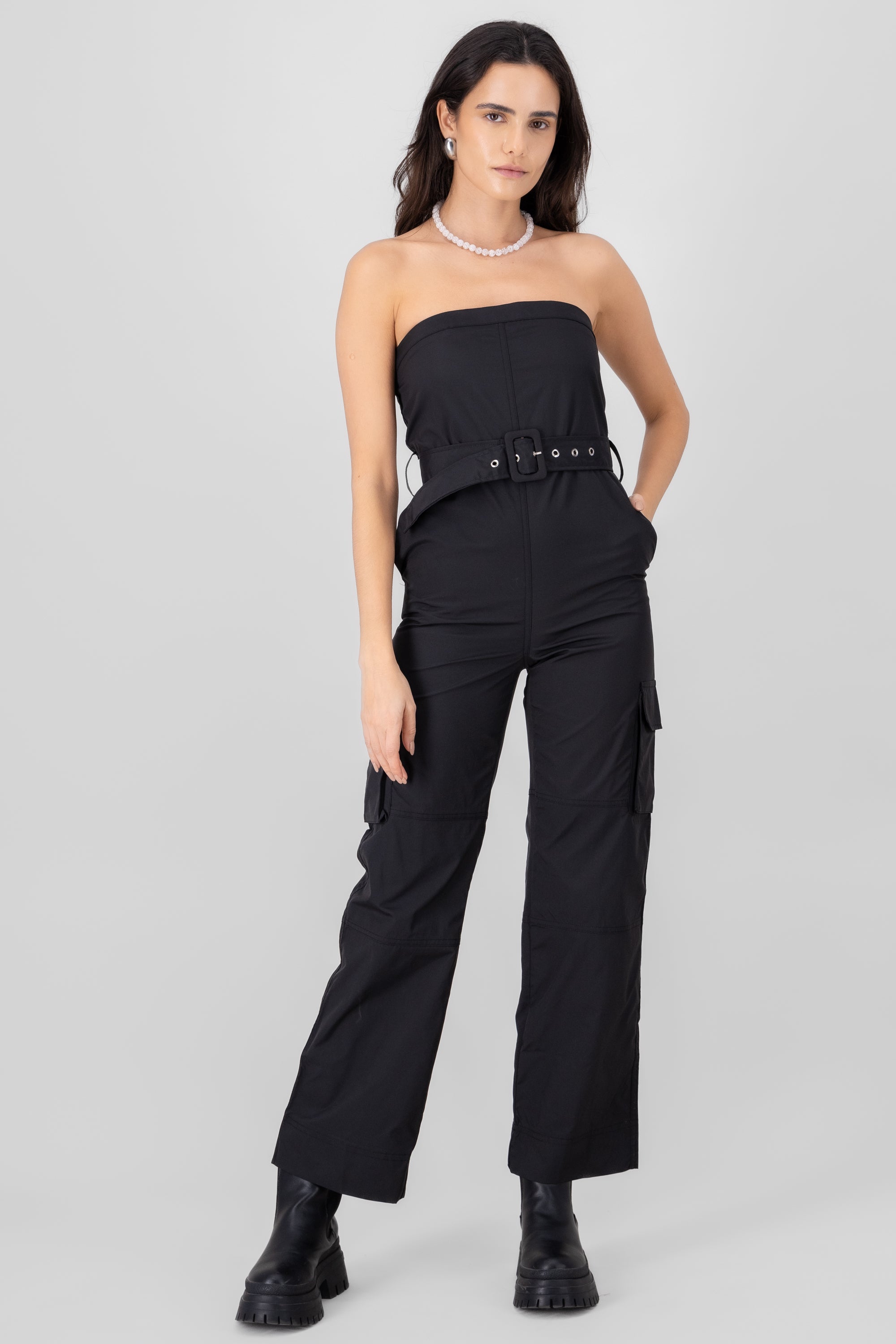 Jumpsuit liso con cinturon NEGRO