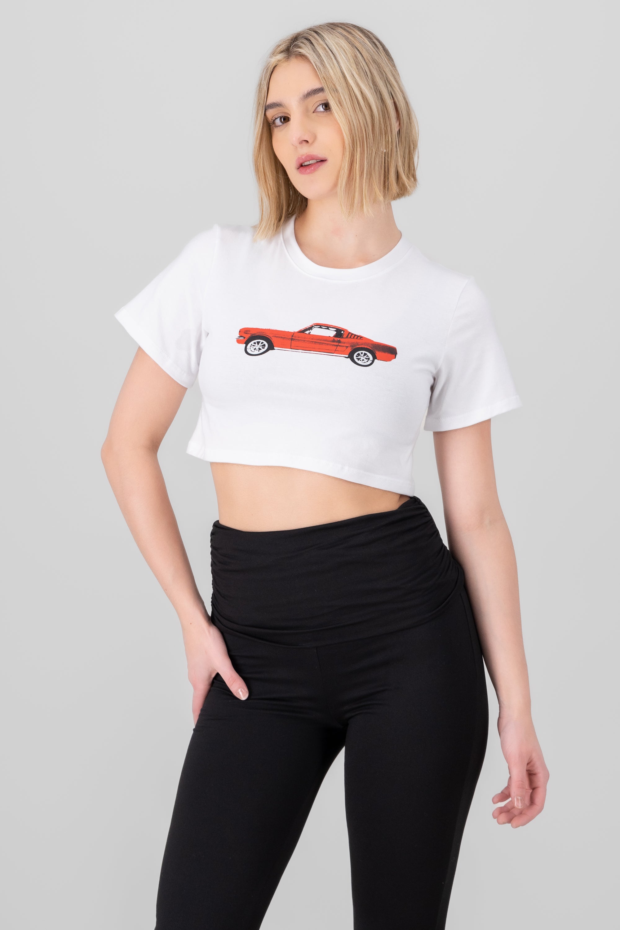 Playera corta estampado coche BLANCO COMBO