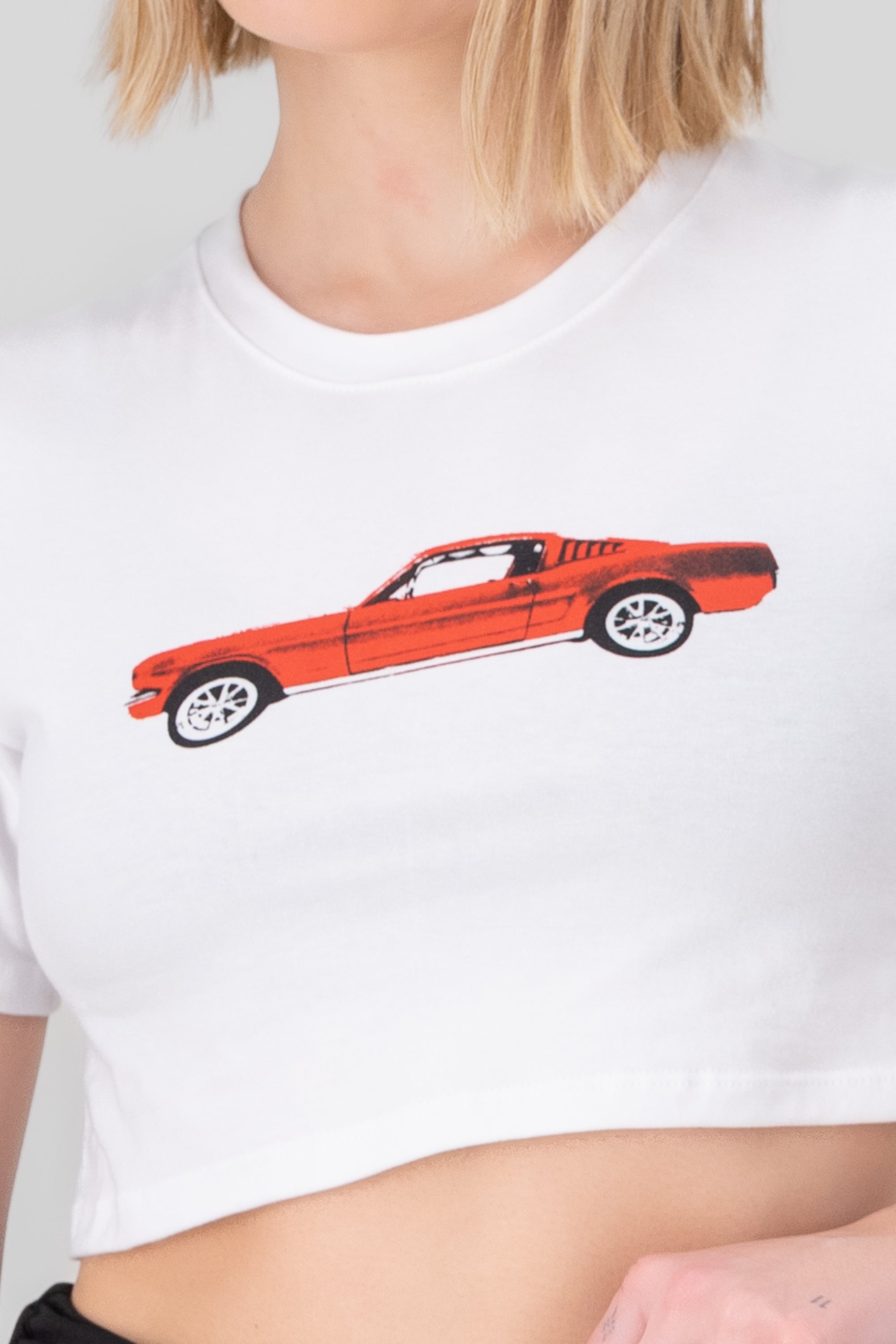 Playera corta estampado coche BLANCO COMBO