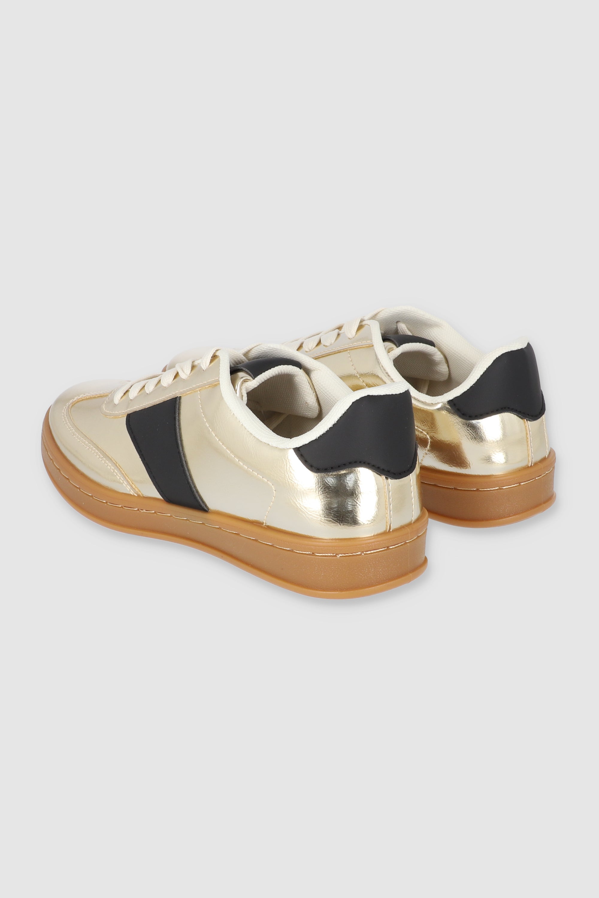 Tenis casual metalico linea ORO