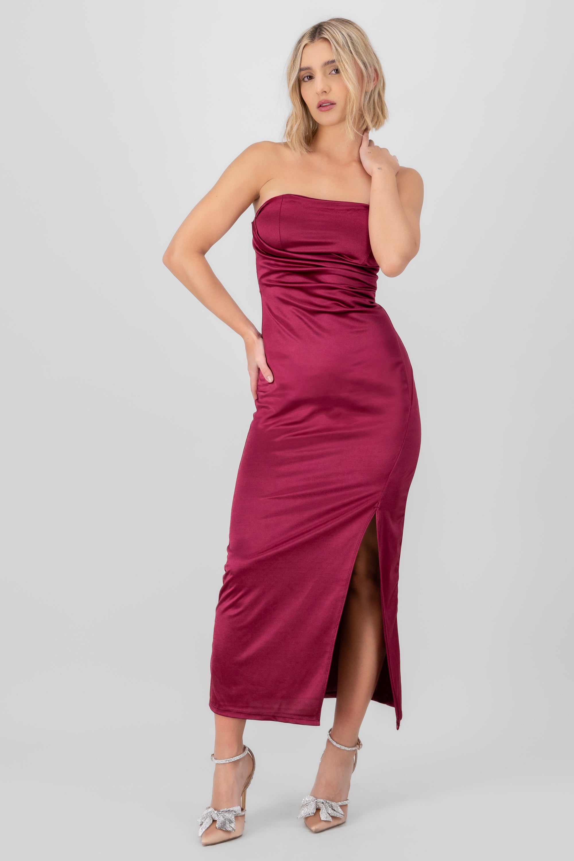 Vestido strapless satin con copas MAGENTA