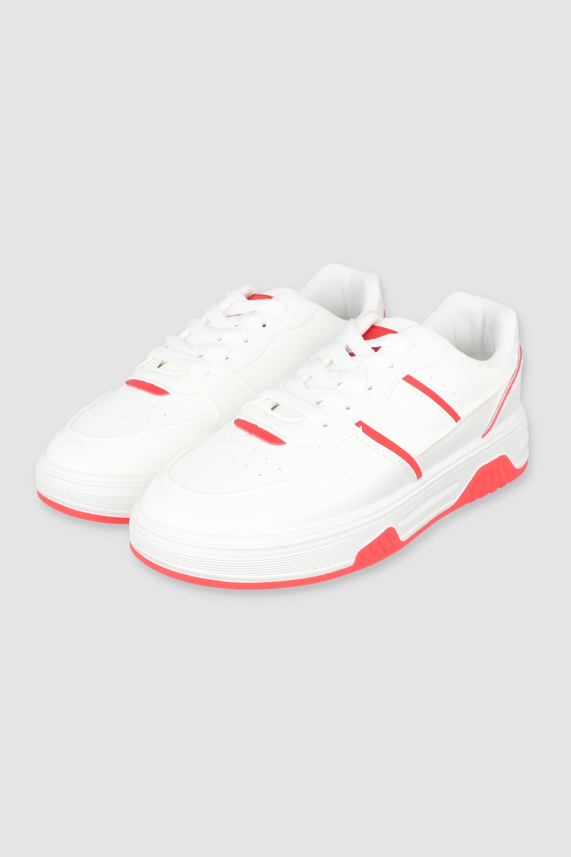 Tenis casual detalle linea color ROJO