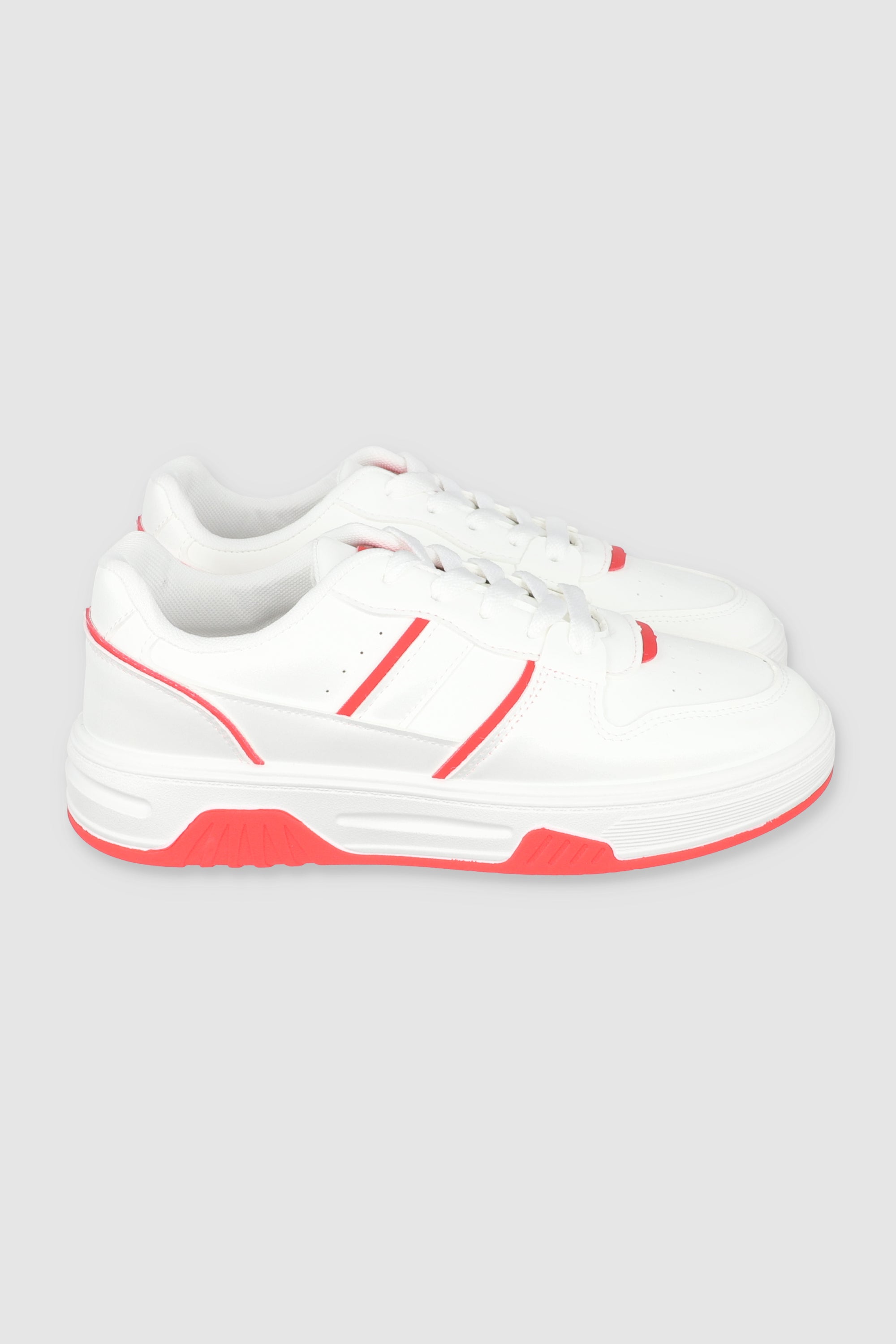 Tenis casual detalle linea color ROJO