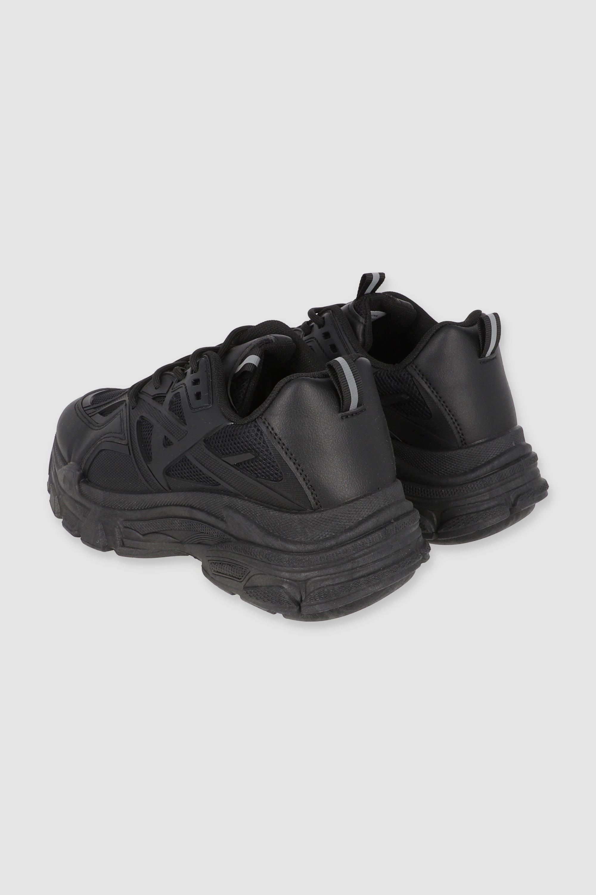 Tenis runner materiales contraste NEGRO