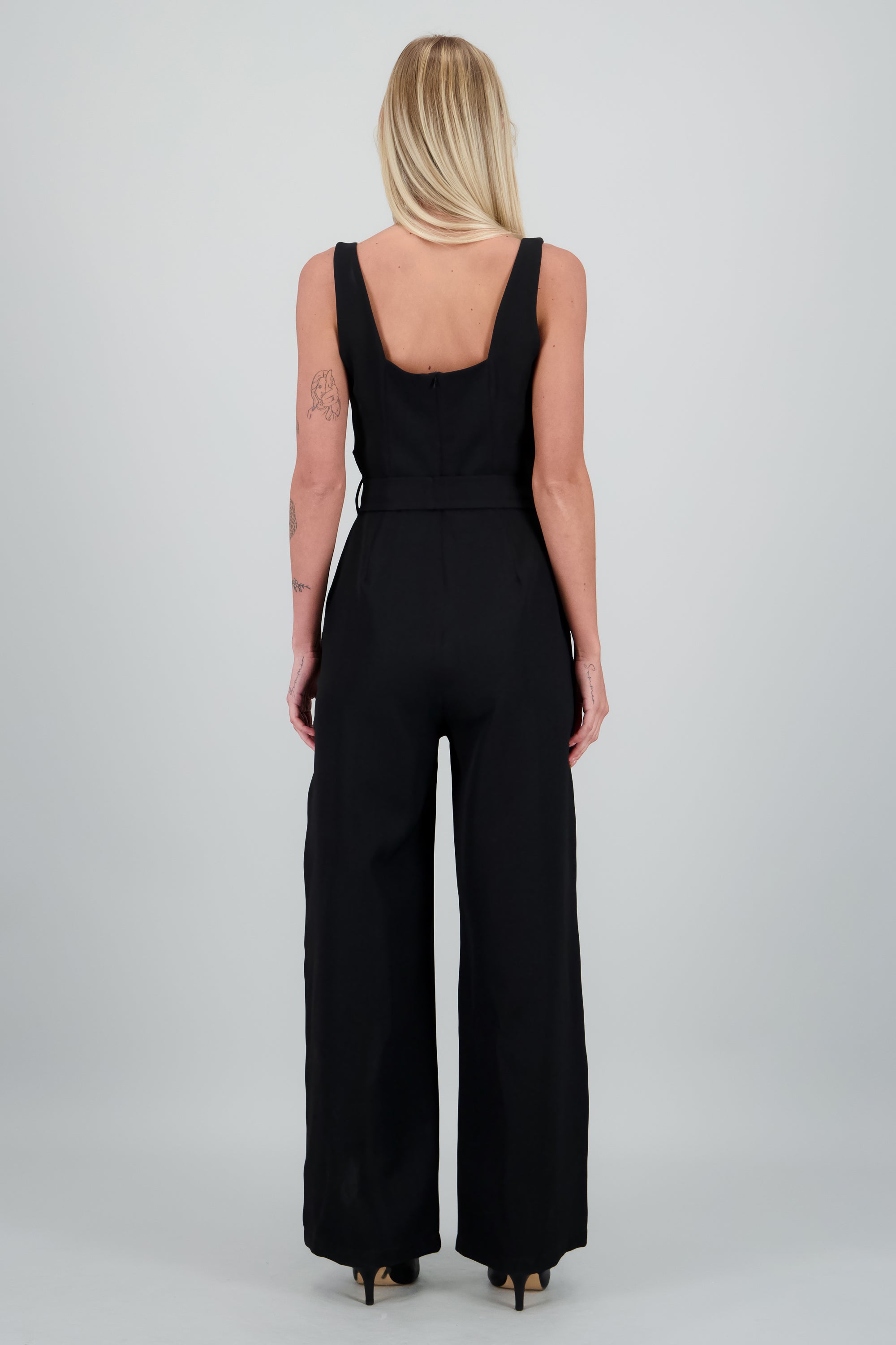 Jumpsuit tirantes detalle cinturon NEGRO