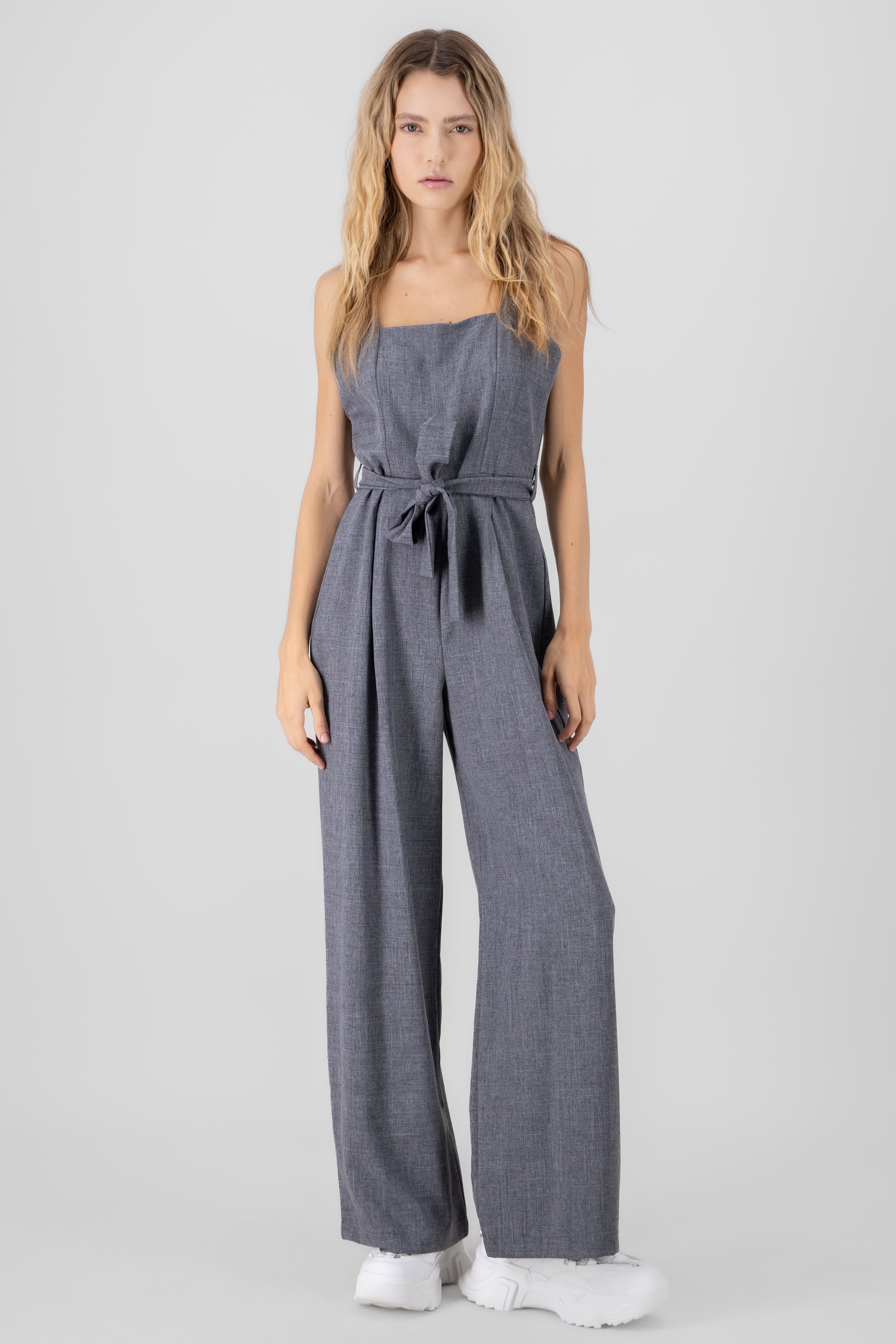 Jumpsuit tirantes detalle cinturon GRIS JASPE