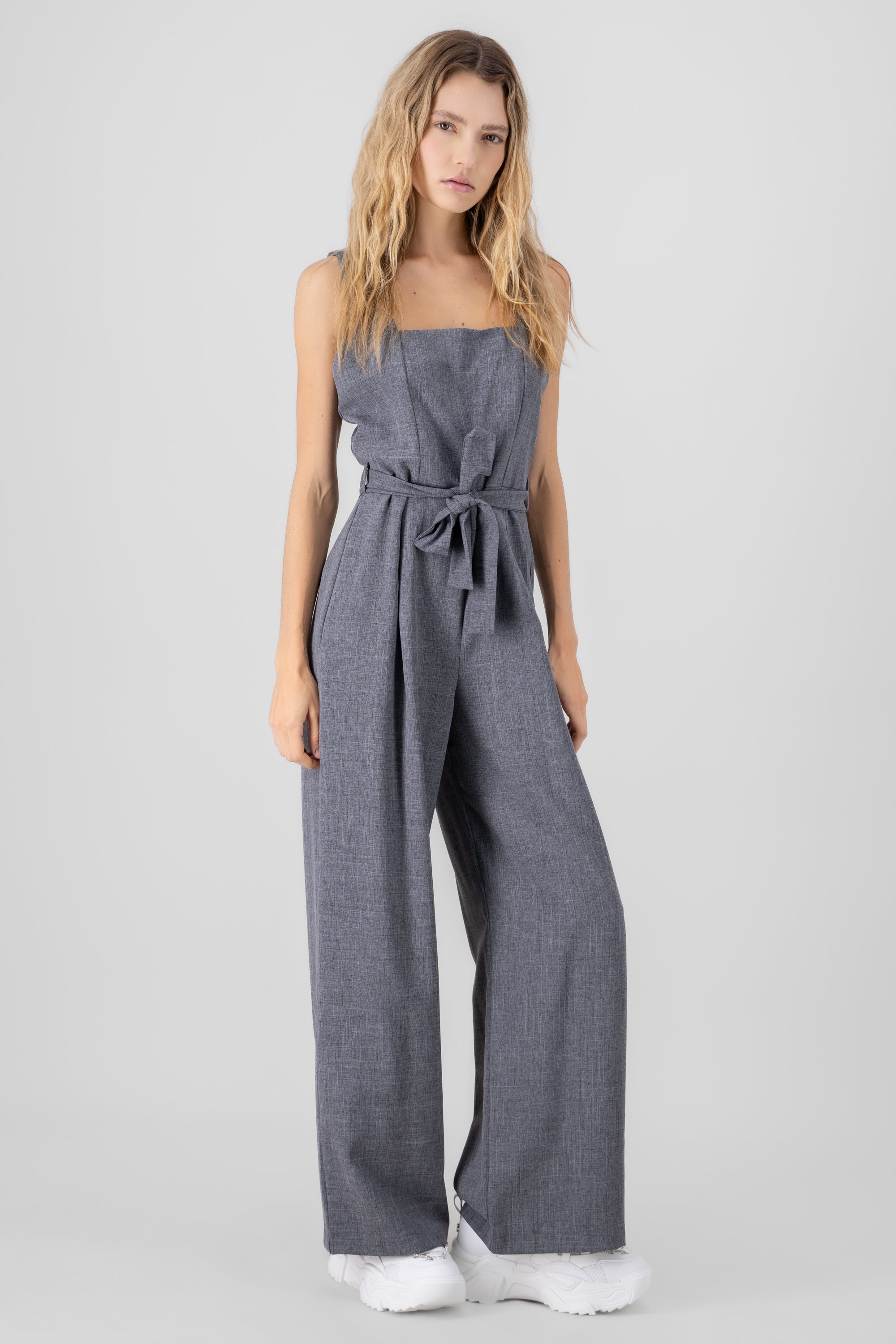 Jumpsuit tirantes detalle cinturon GRIS JASPE