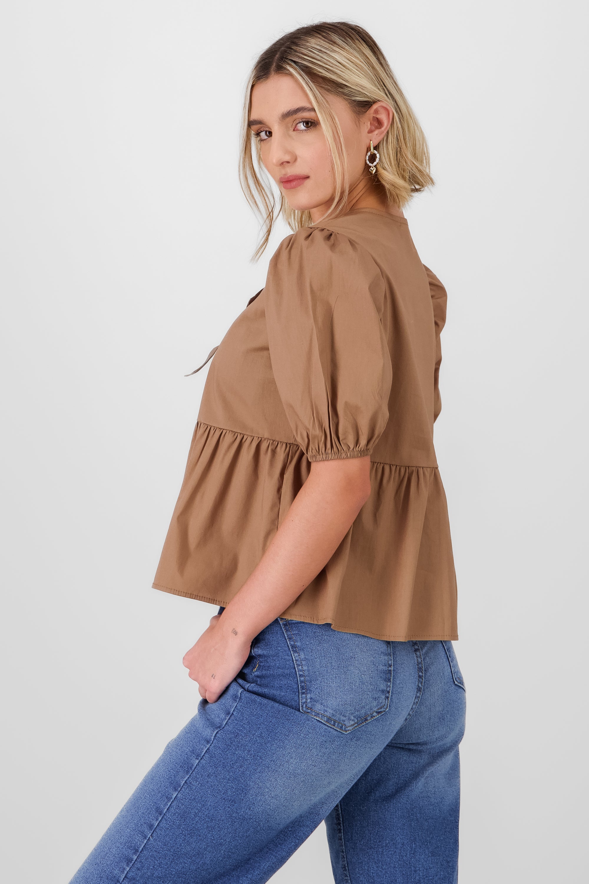 Blusa mangas abullonadas detalle moños KHAKI