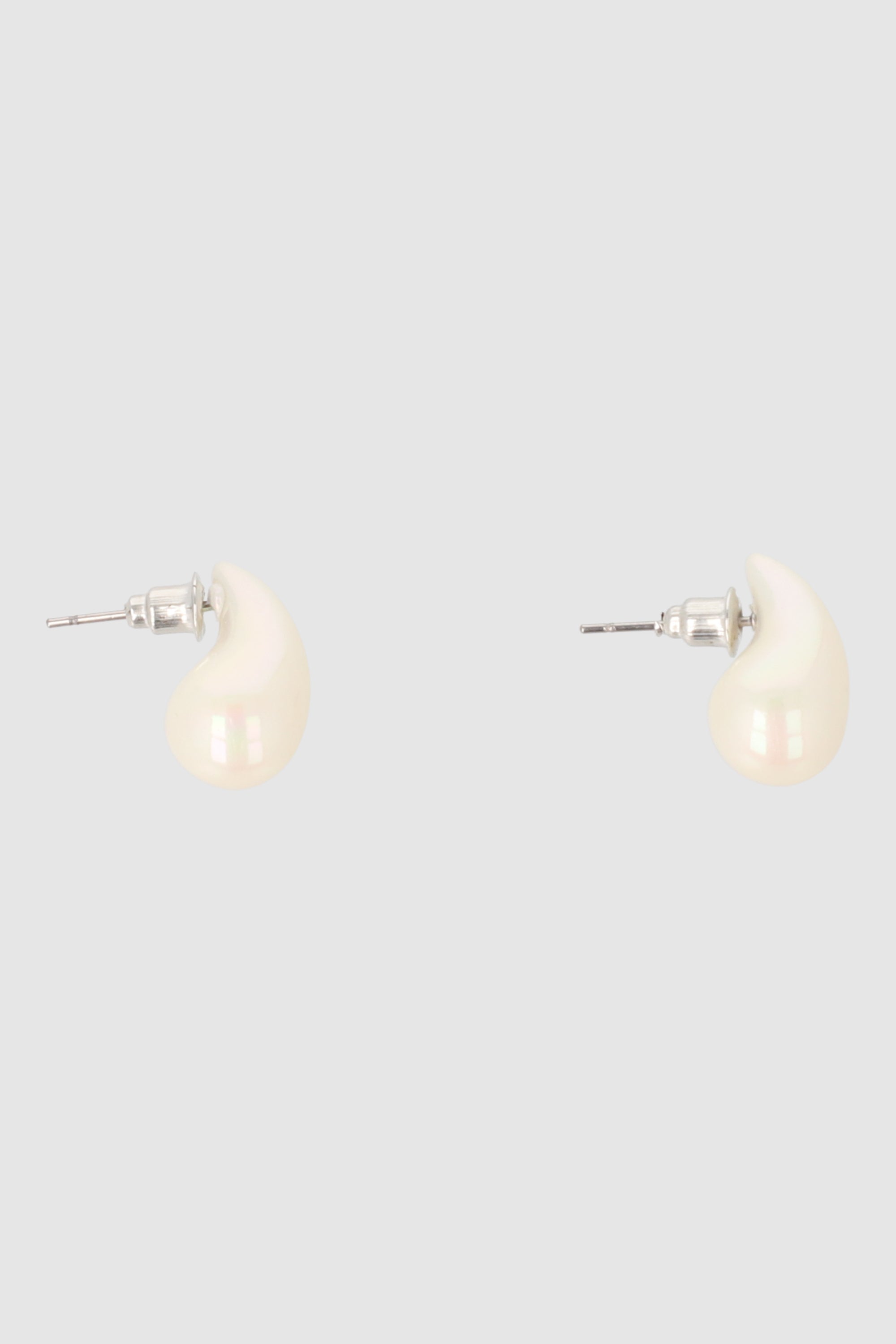 ARETES MINI GOTA EFECTO BLANCO