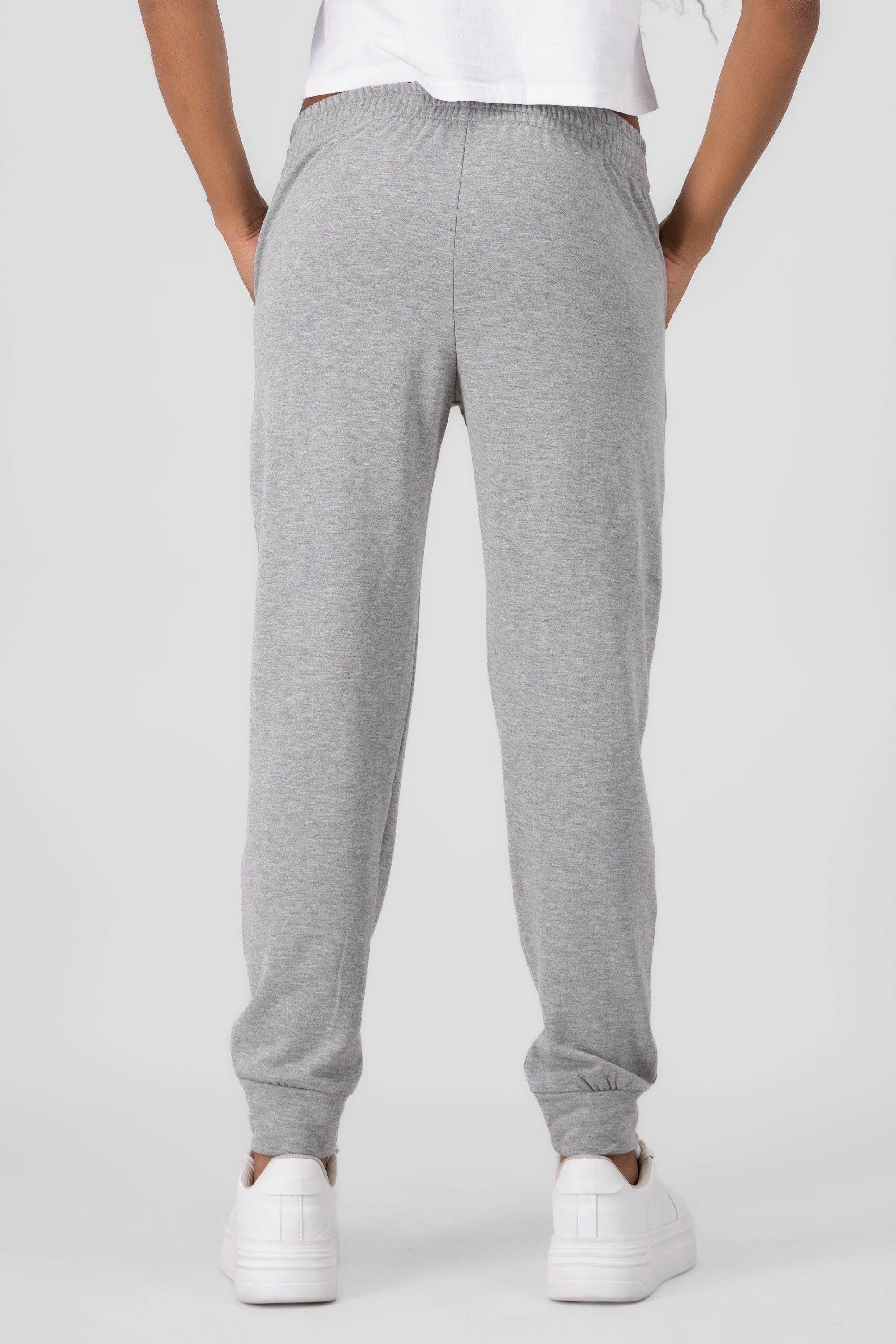 Jogger liso con bolsas GRIS JASPE