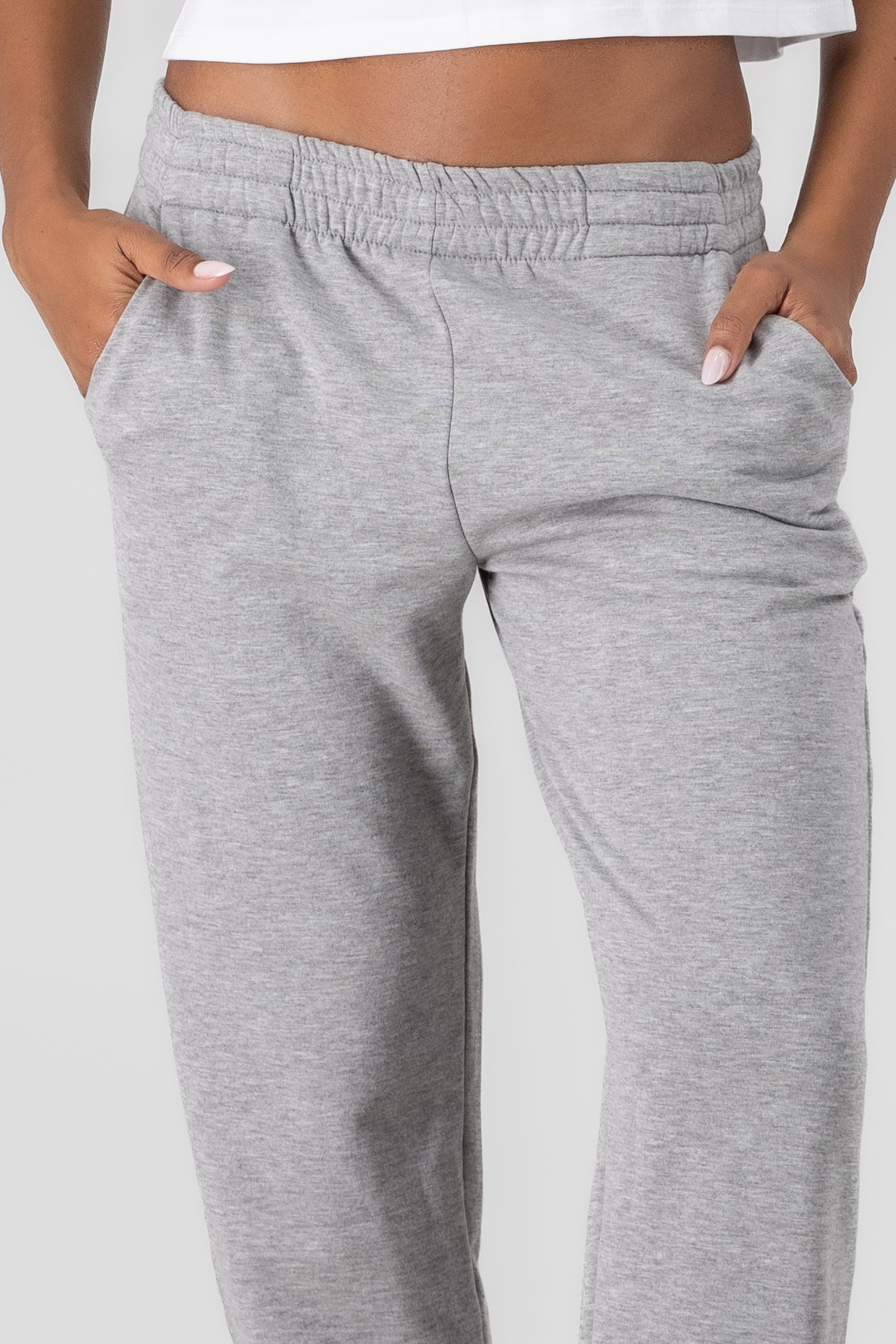 Jogger liso con bolsas GRIS JASPE