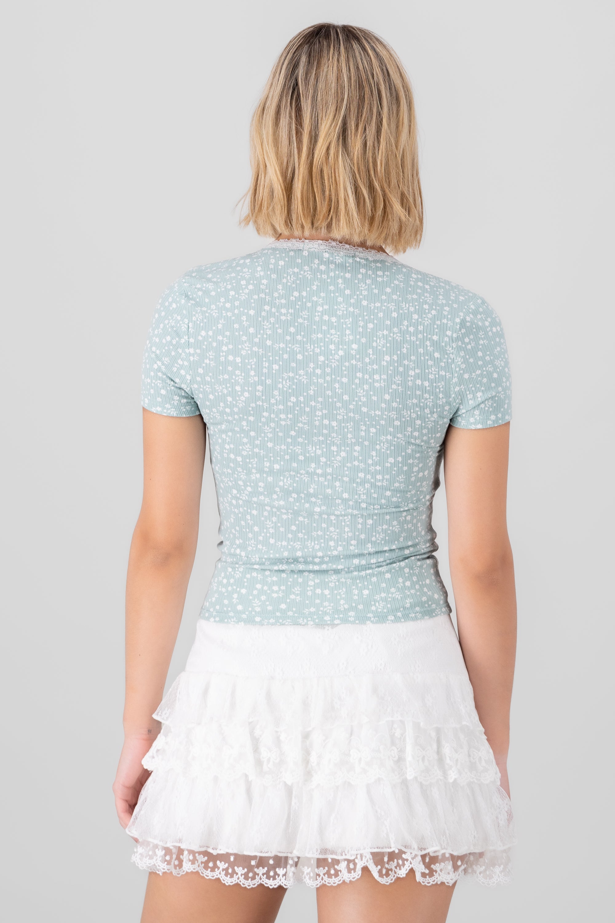 Playera estampado mini flores MENTA COMBO