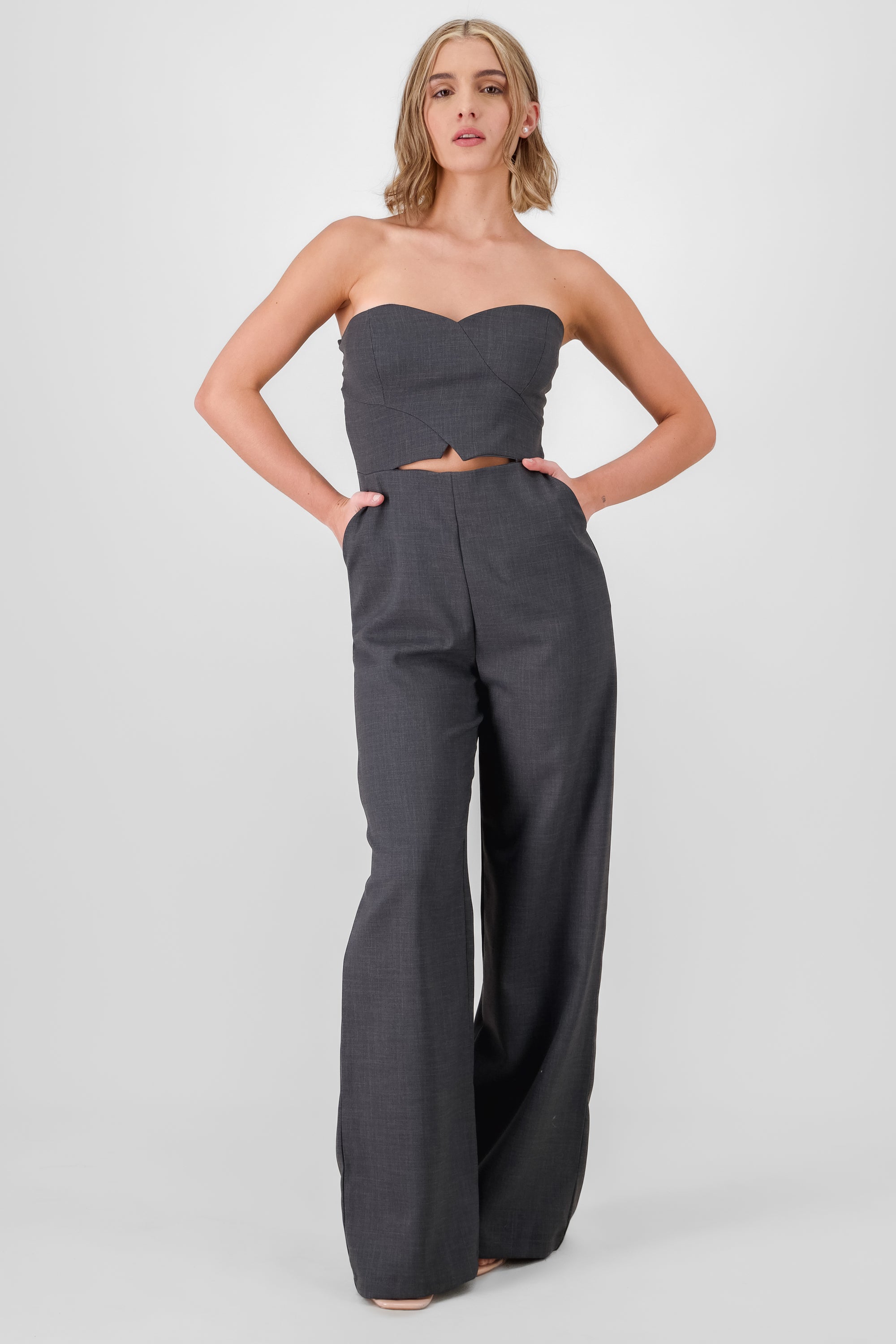 Jumpsuit strapless cierre espalda GRIS OBSCURO