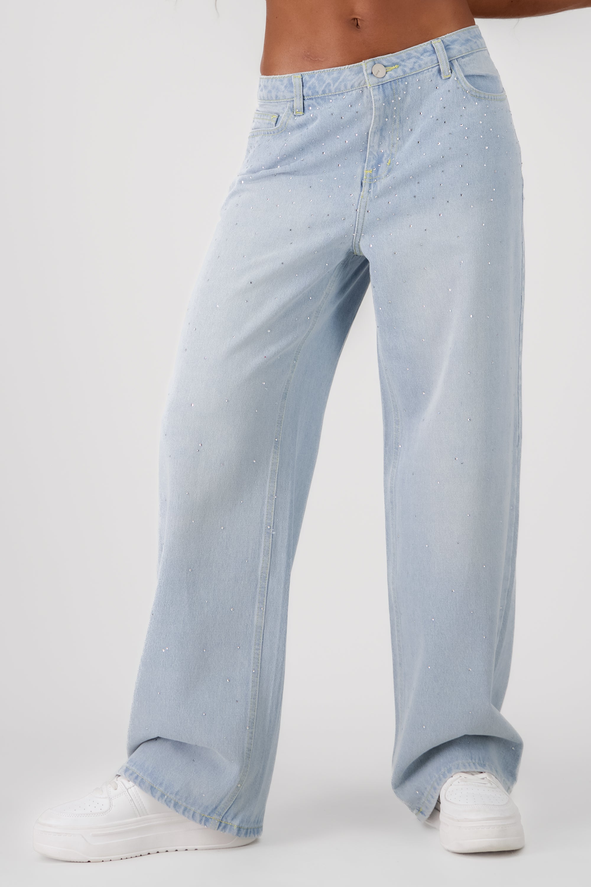 Jeans straight detalle brillos MEDIUM WASH