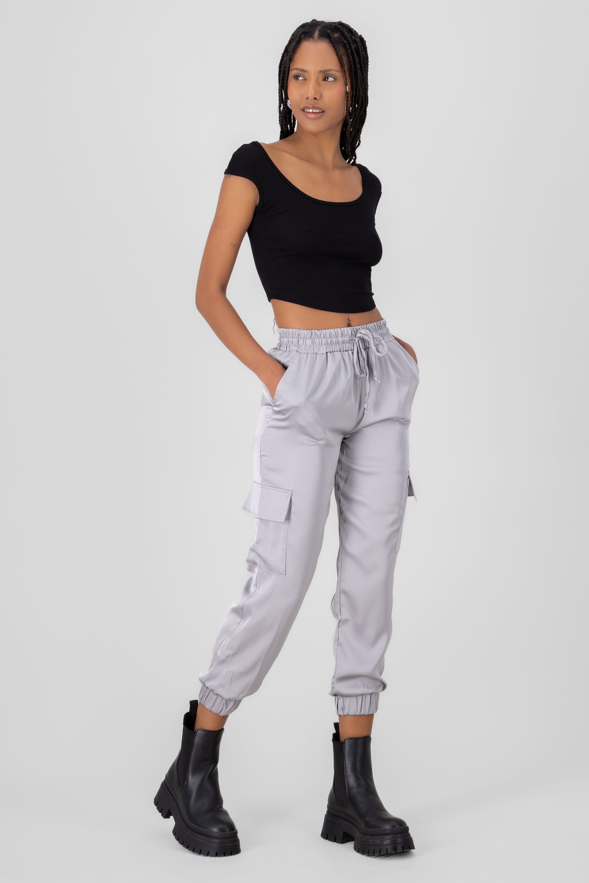 Pantalon jogger con bolsas cargo lisos PLATA