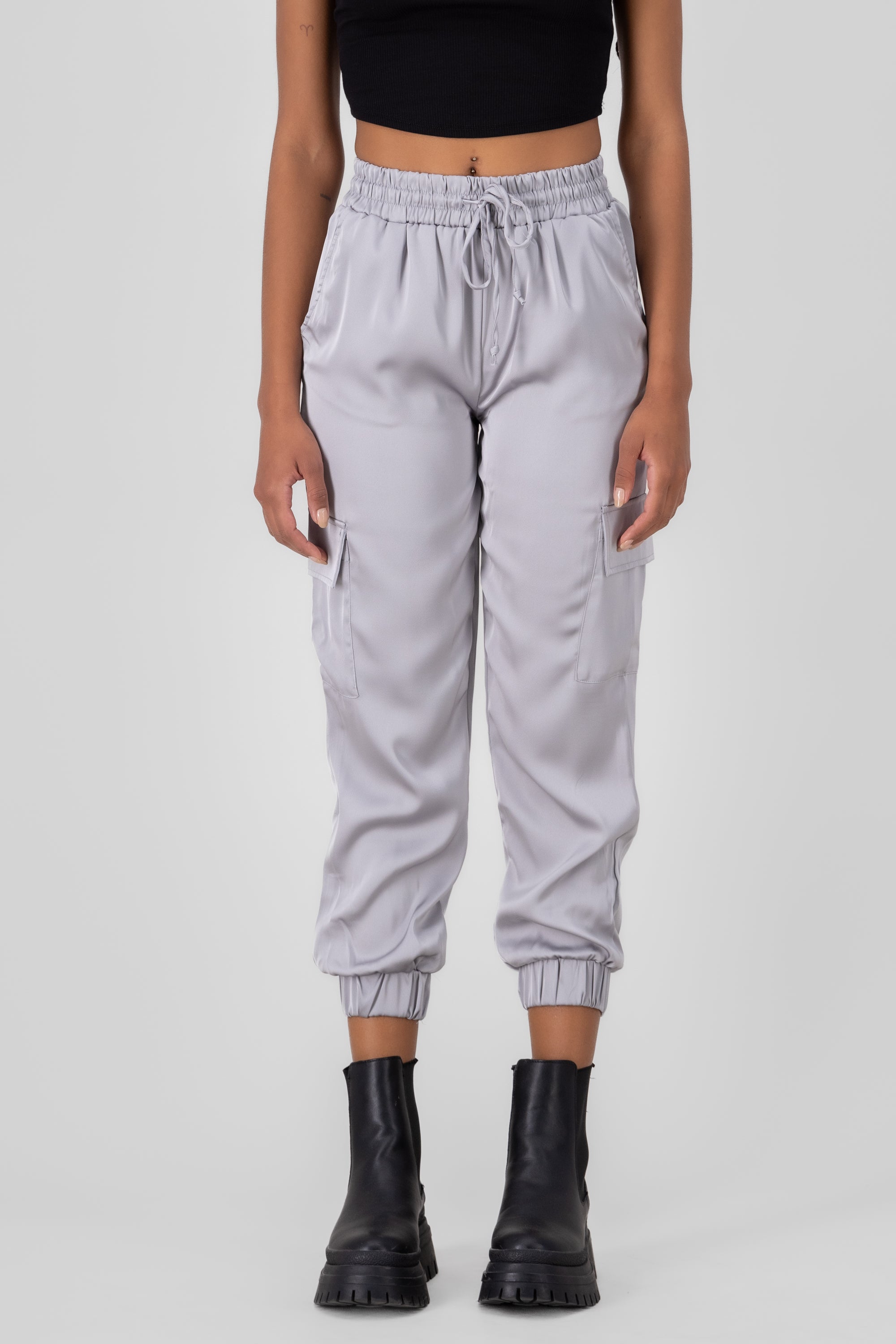 Pantalon jogger con bolsas cargo lisos PLATA