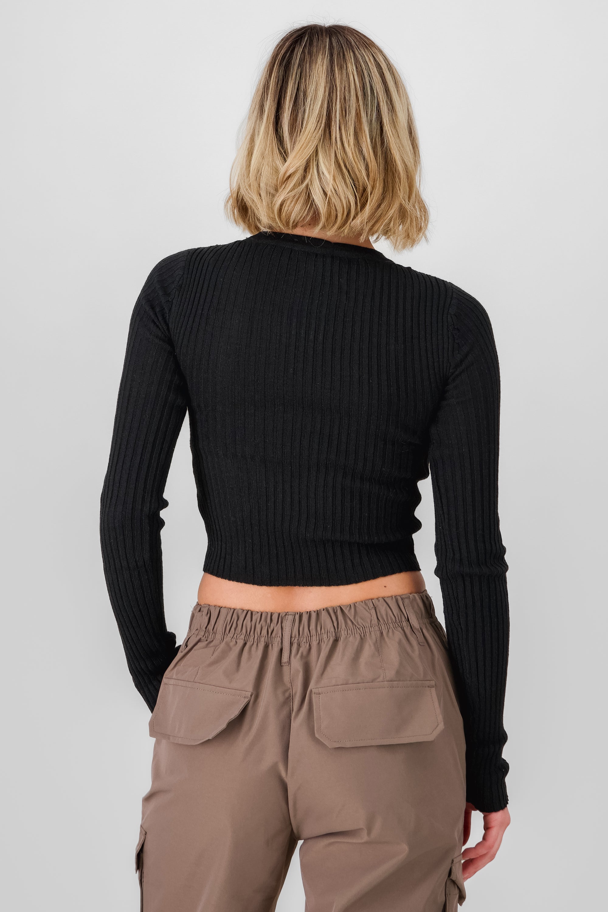 Sueter liso cropped NEGRO