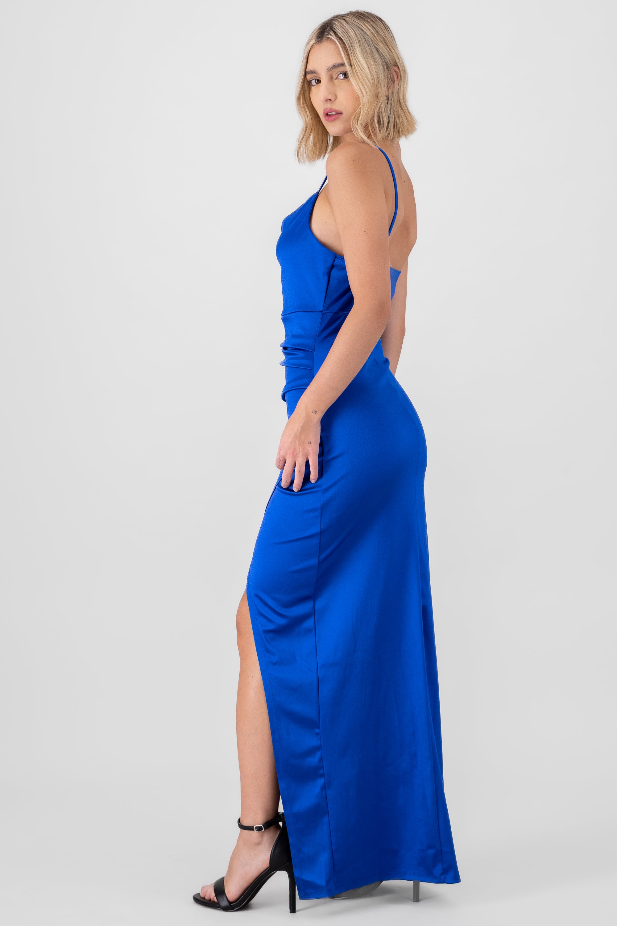 Vestido con cuello cascada maxi liso AZUL REY