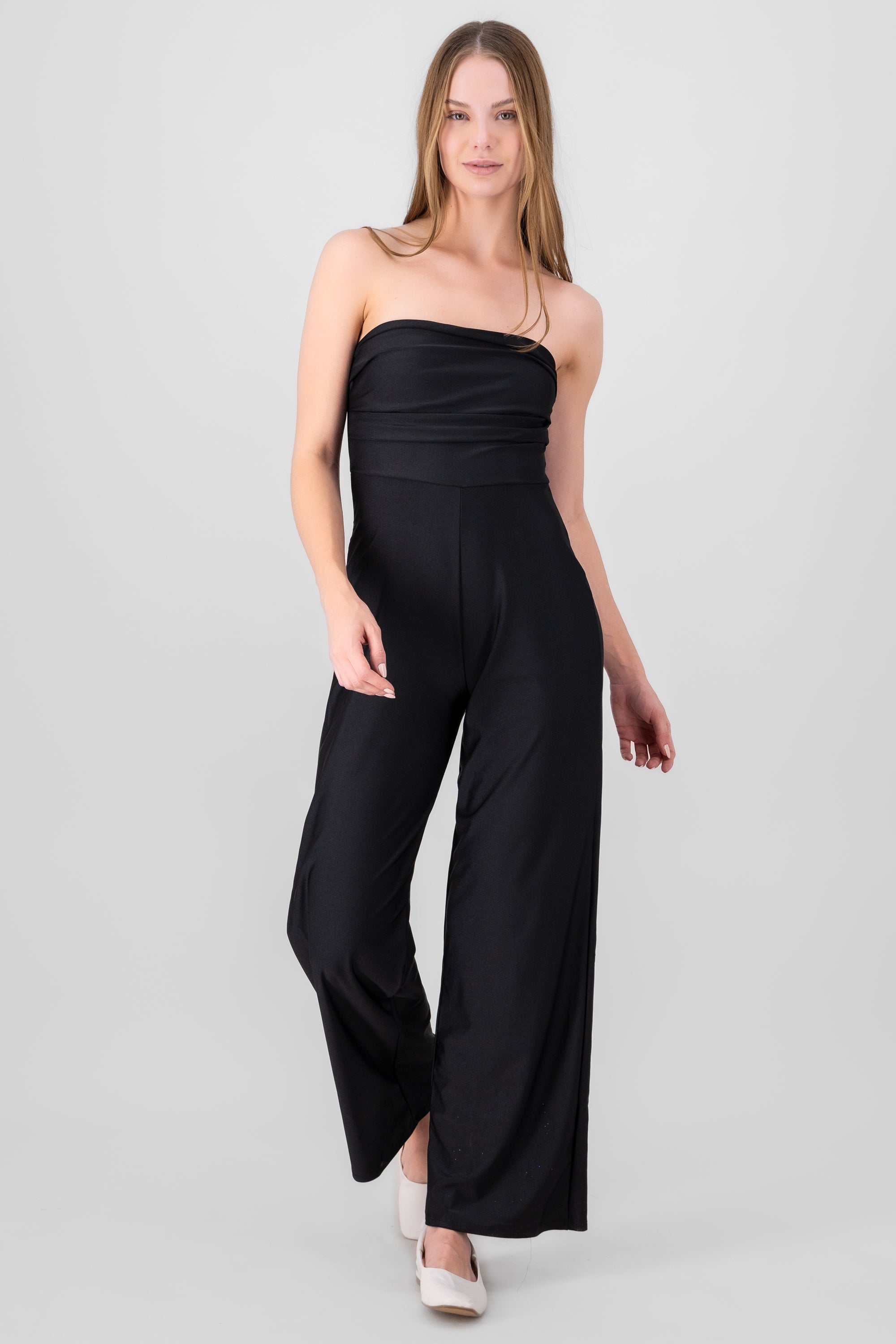 Jumpsuit strapless con detalle liso NEGRO