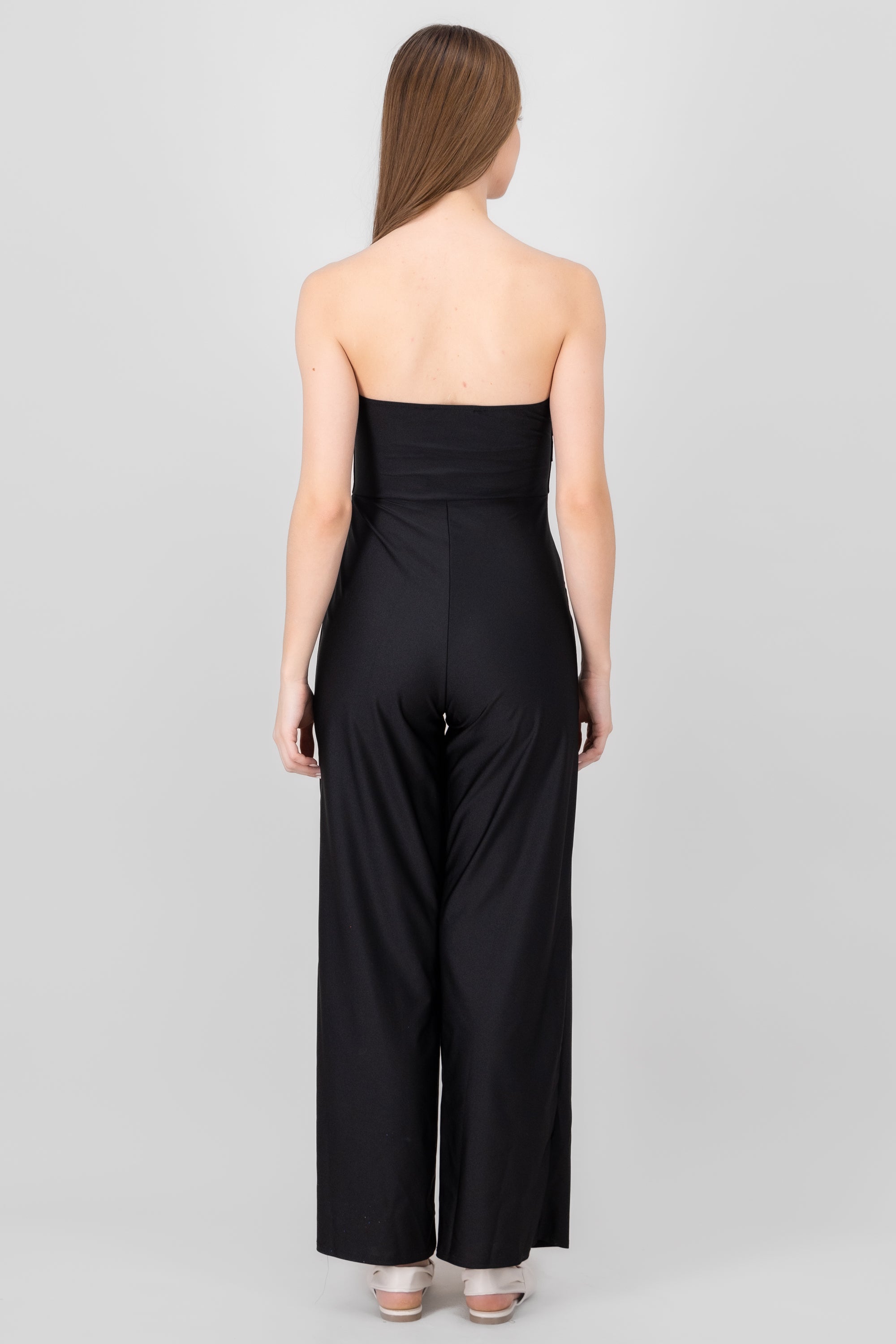 Jumpsuit strapless con detalle liso NEGRO