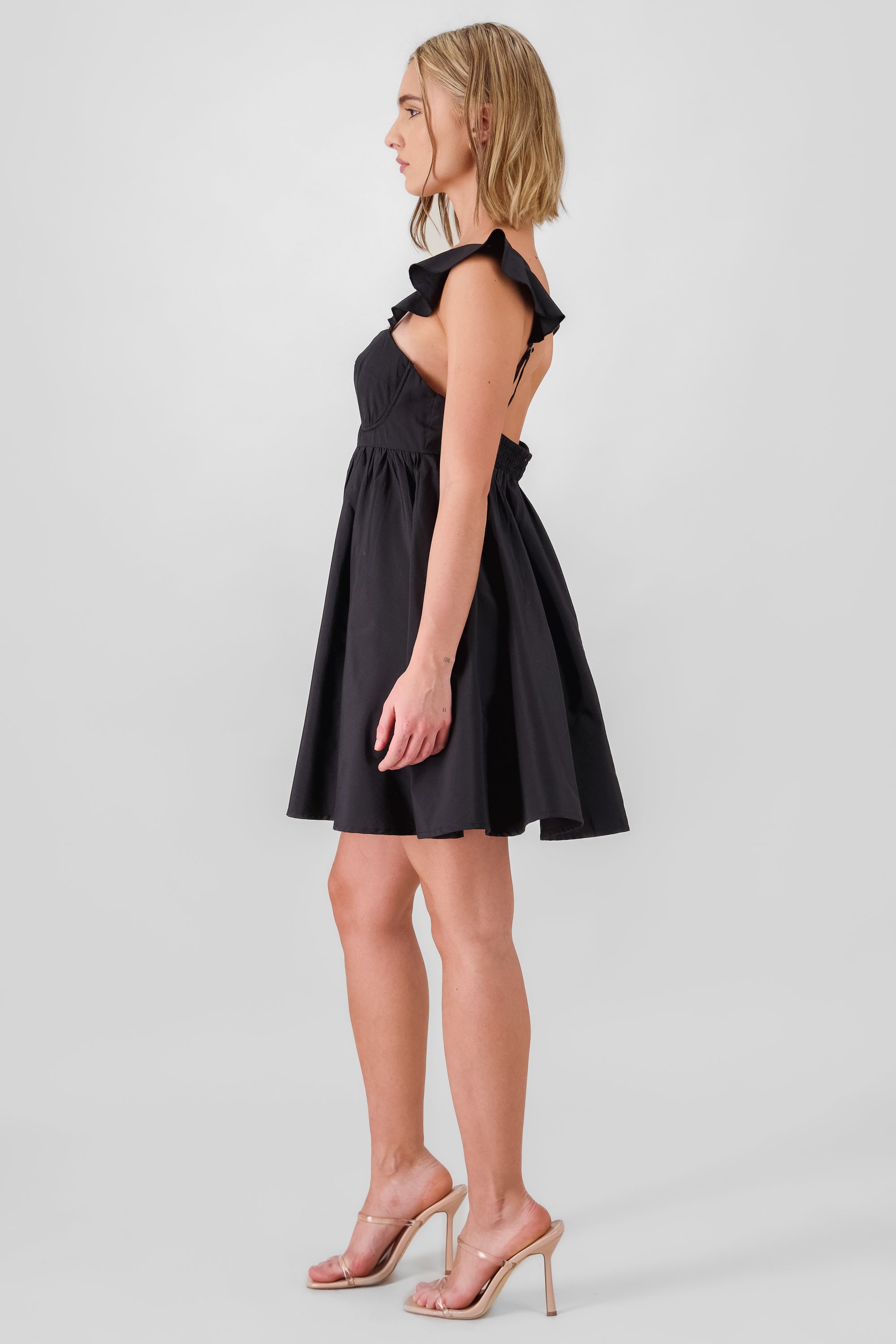 Vestido mini con detalle en tirantes NEGRO