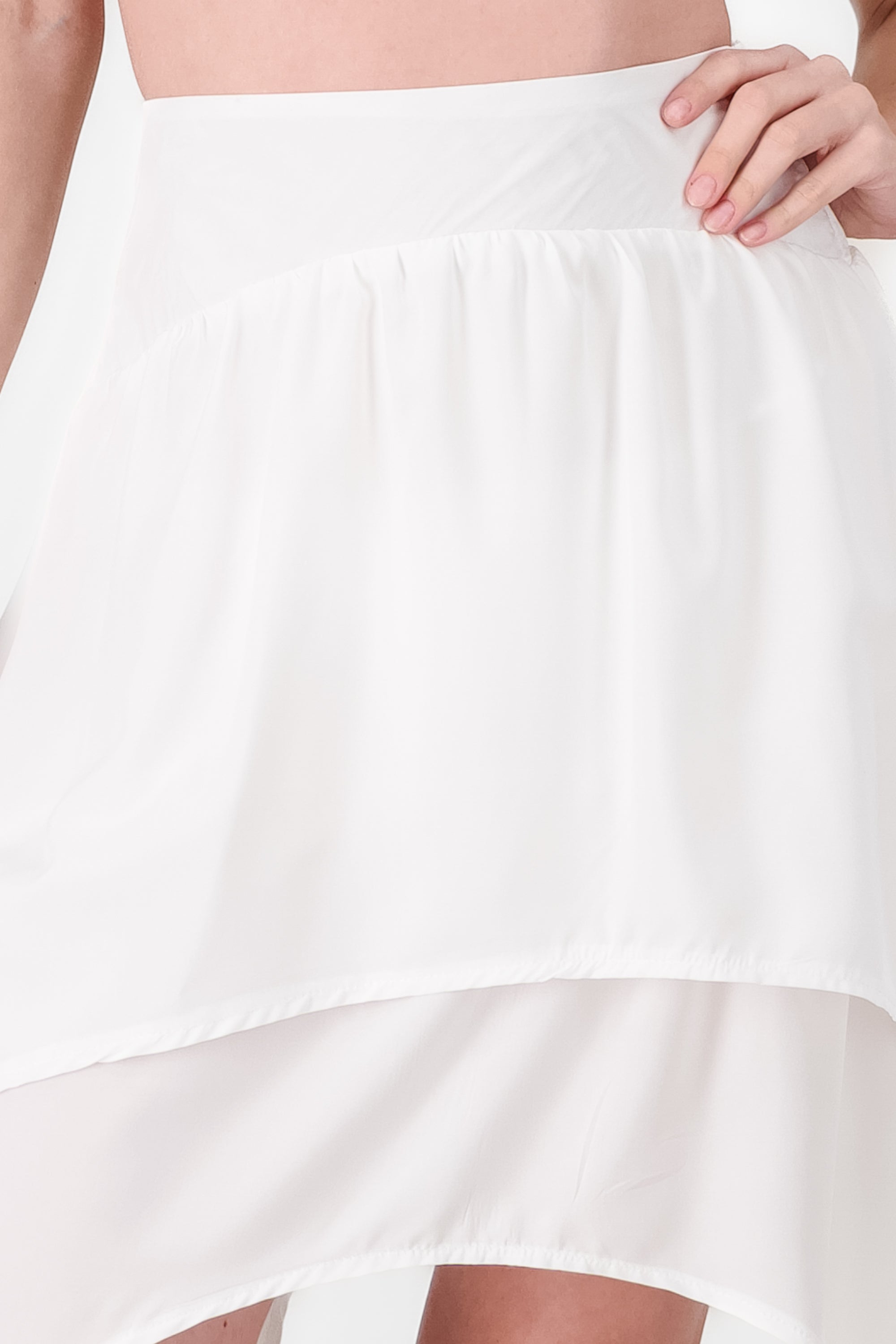 Falda midi asimetrica olan HUESO