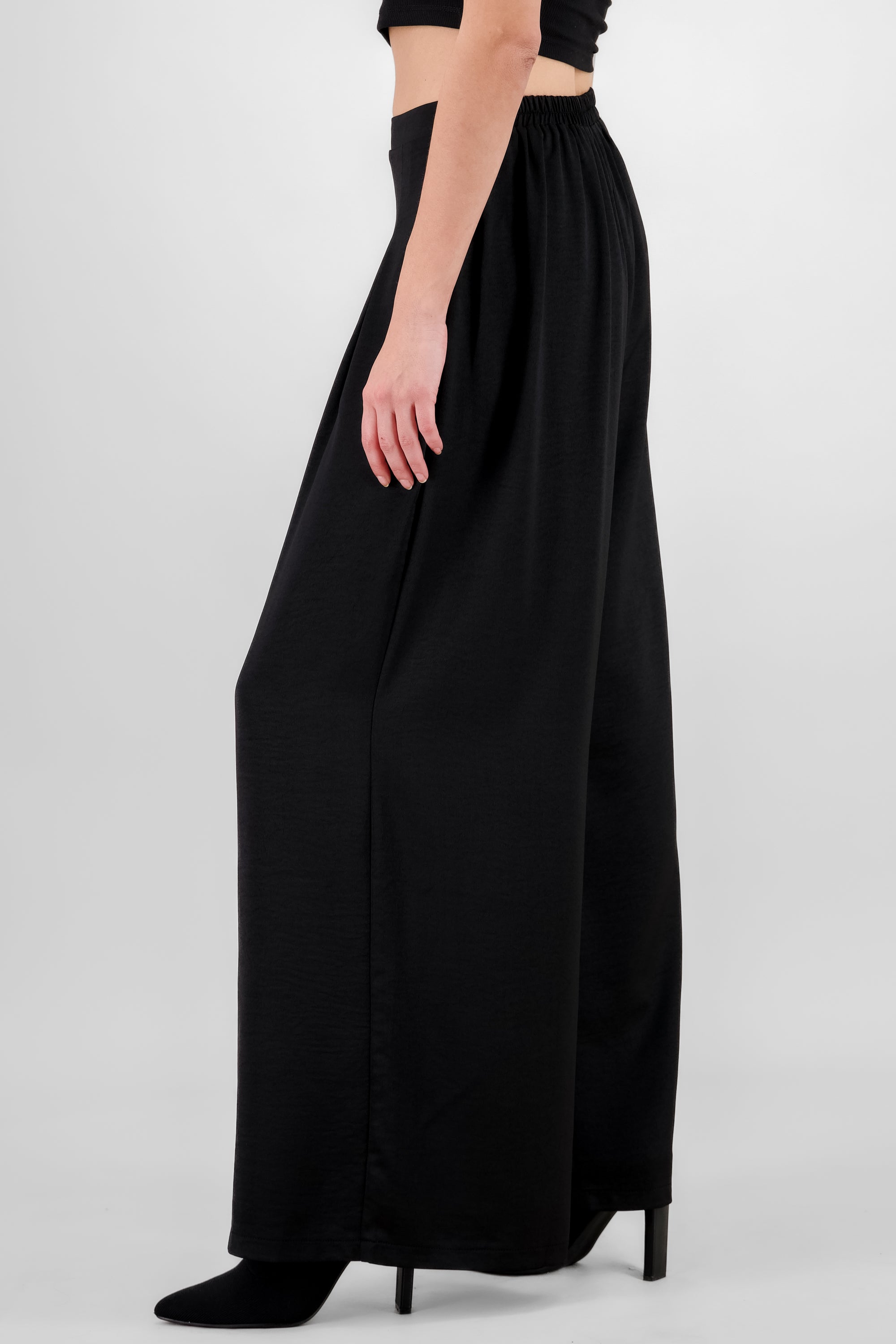 Pantalon wide leg satinado NEGRO