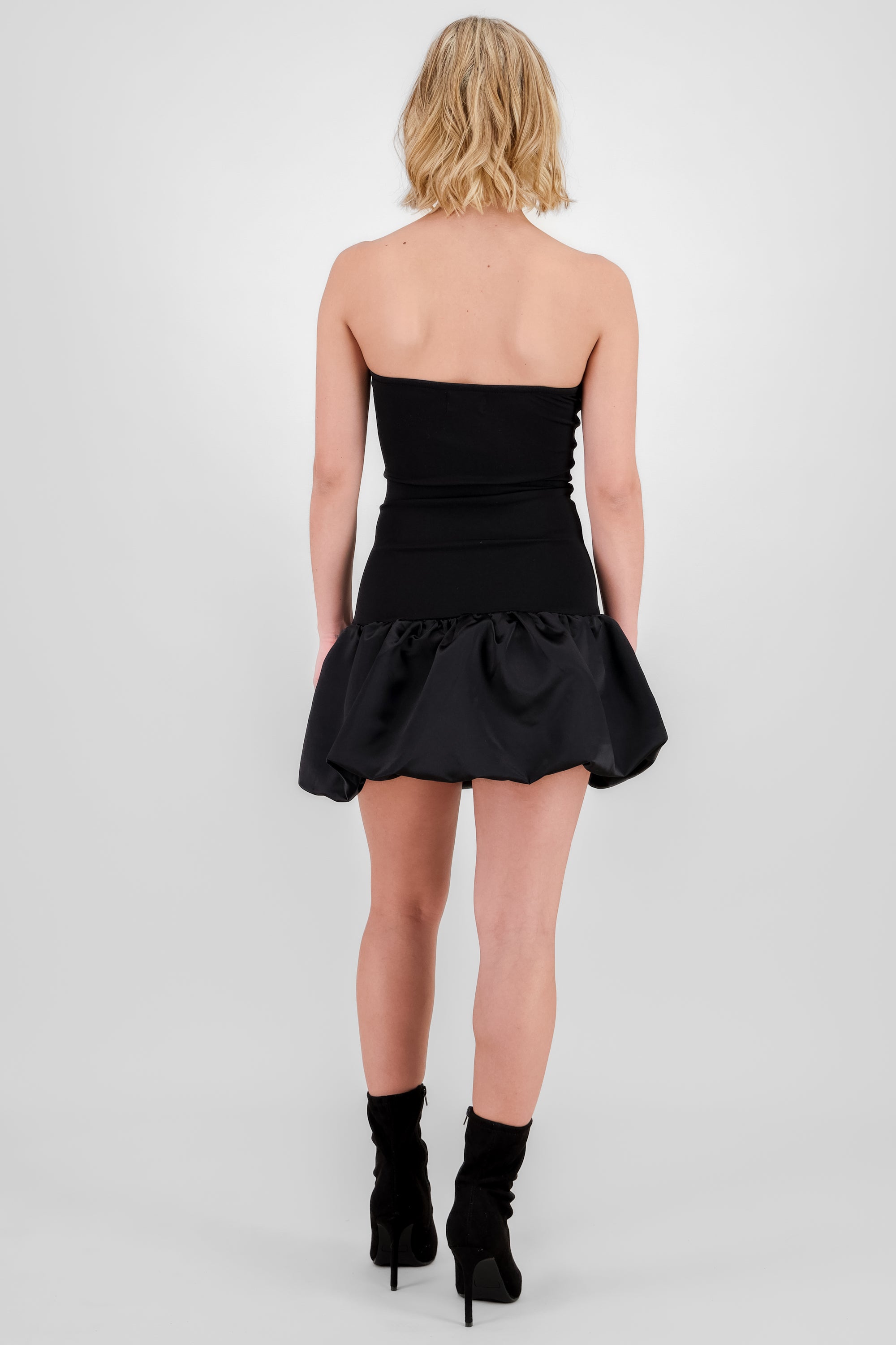 Vestido strapples globo NEGRO