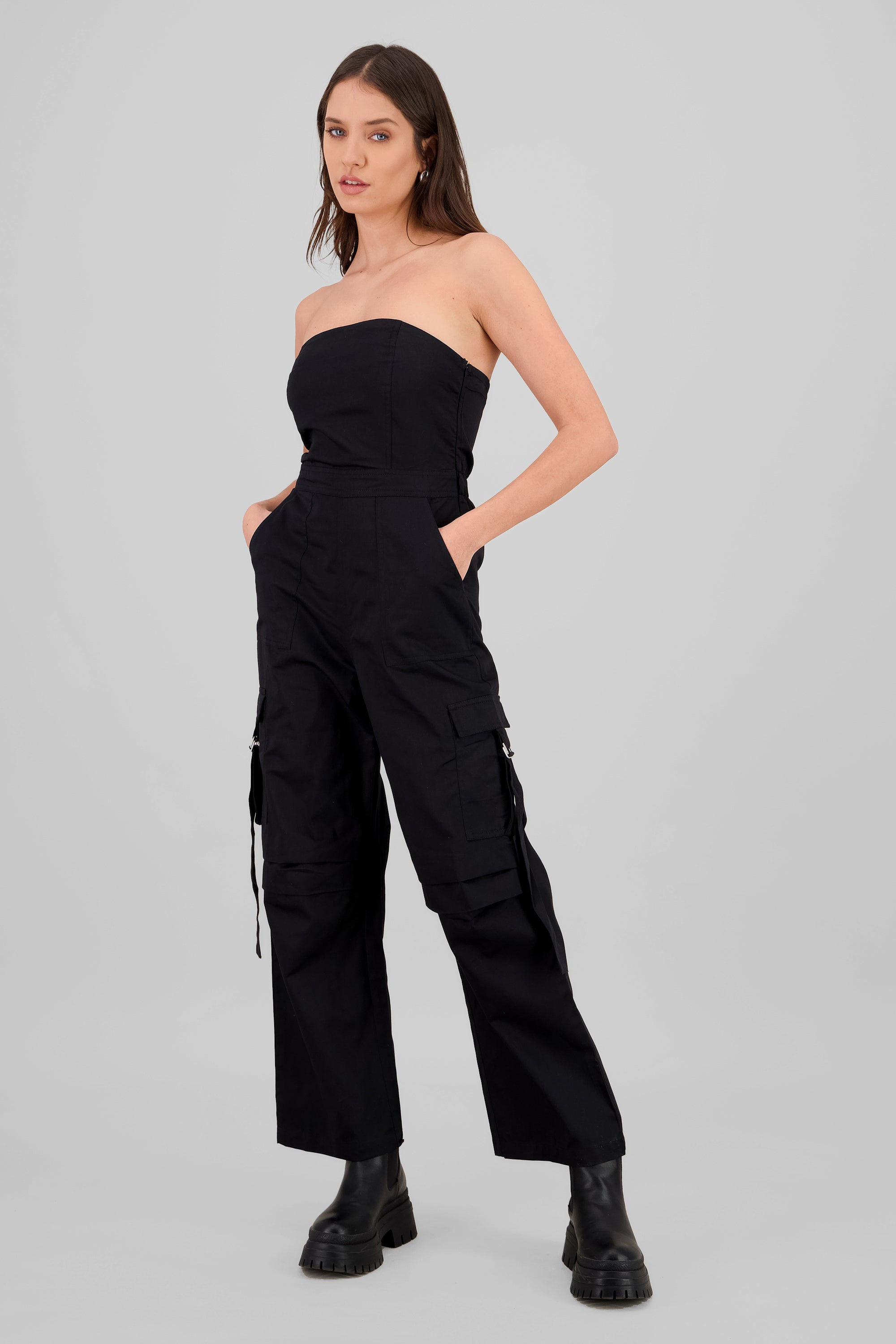 Jumpsuit strapless cargo tiras NEGRO