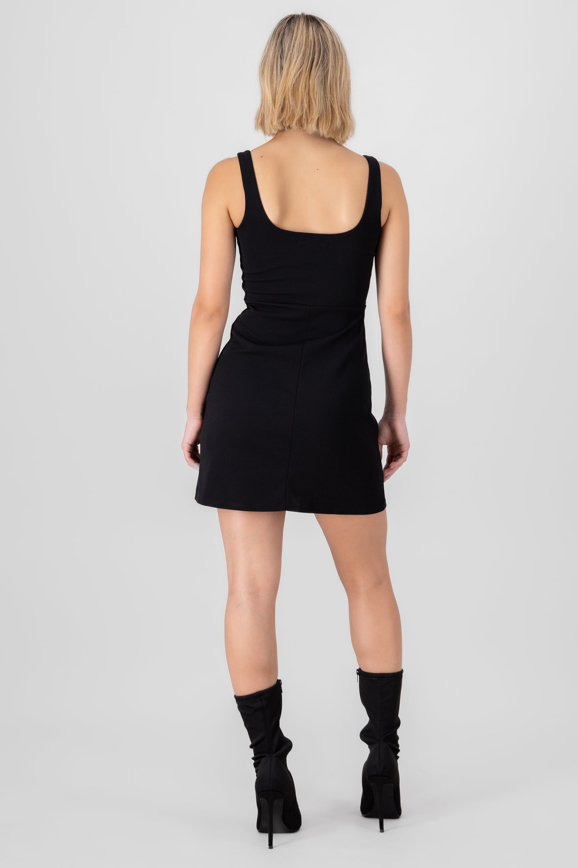 Vestido mini con escote cuadrado liso NEGRO