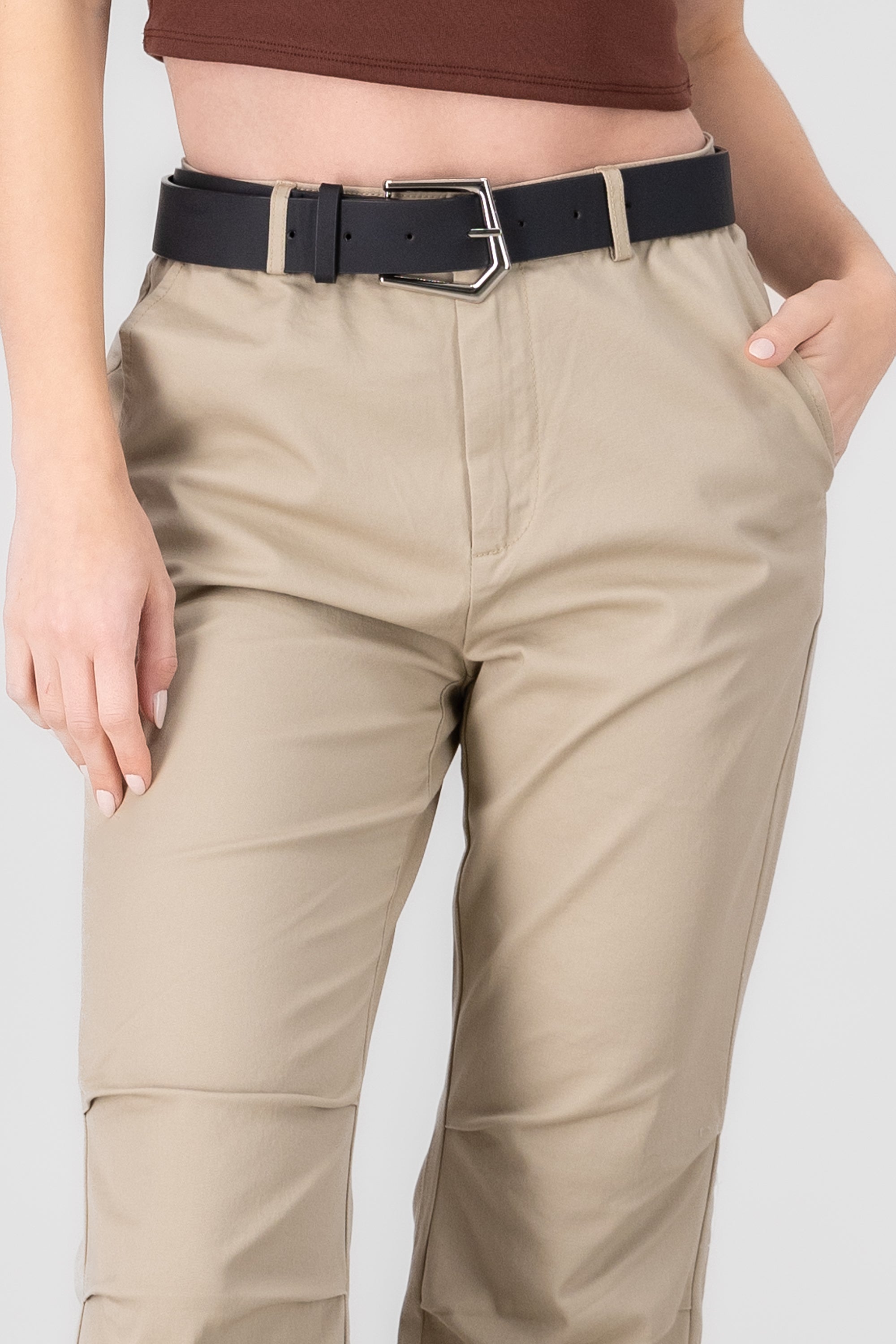 Pantalon detalle costuras BEIGE