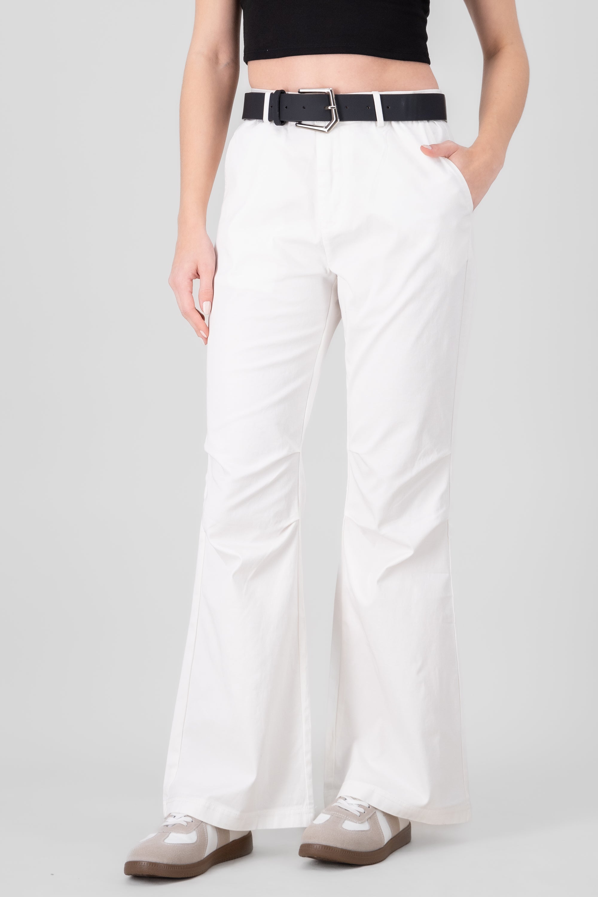 Pantalon detalle costuras BLANCO