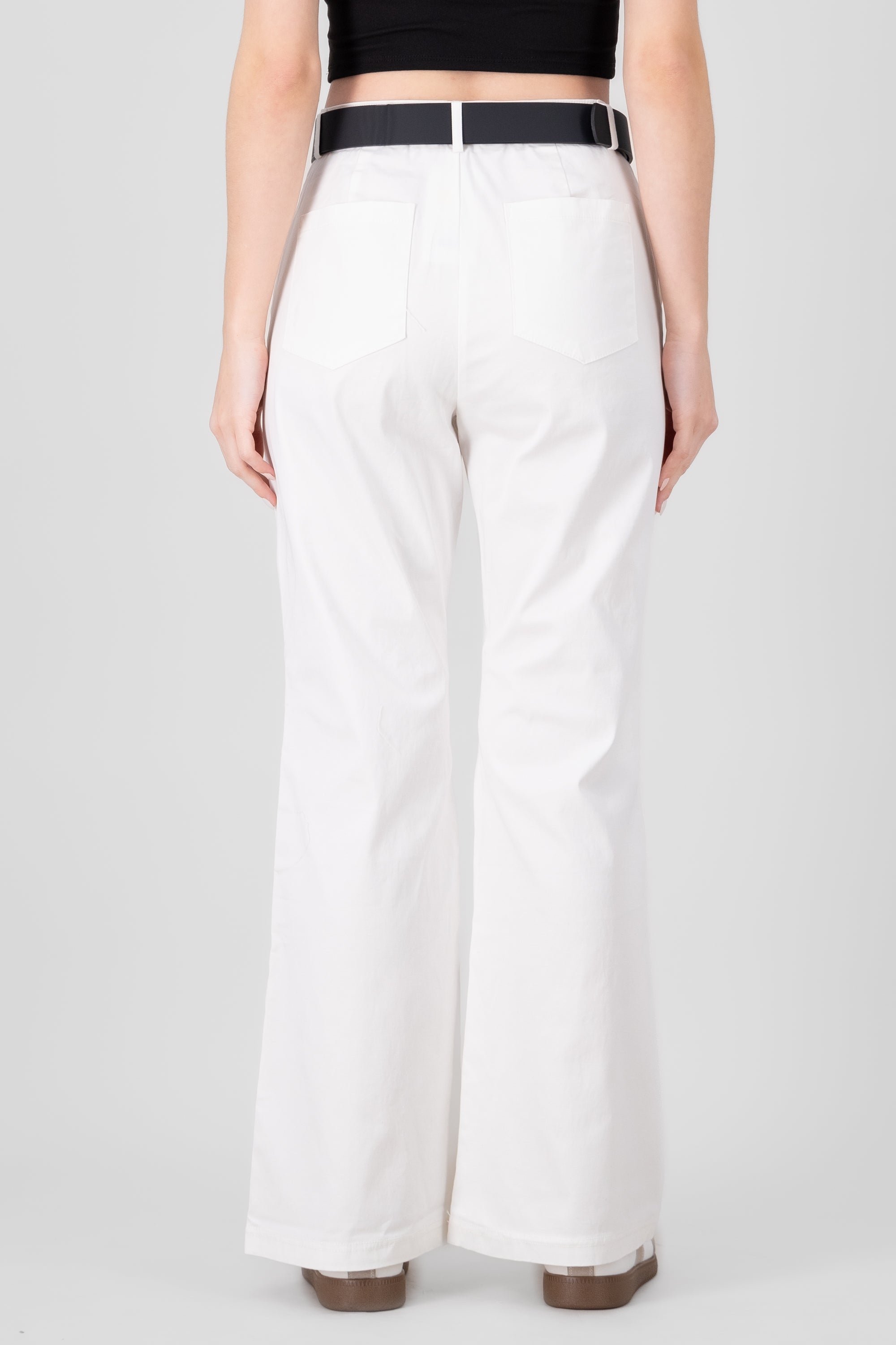 Pantalon detalle costuras BLANCO