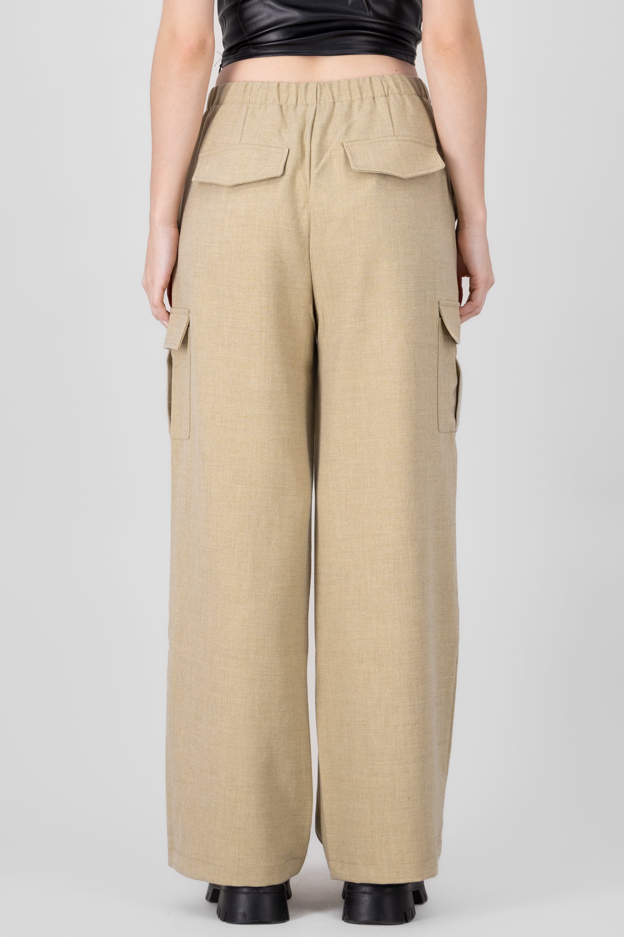 Pantalon wide leg bolsas cargo BEIGE