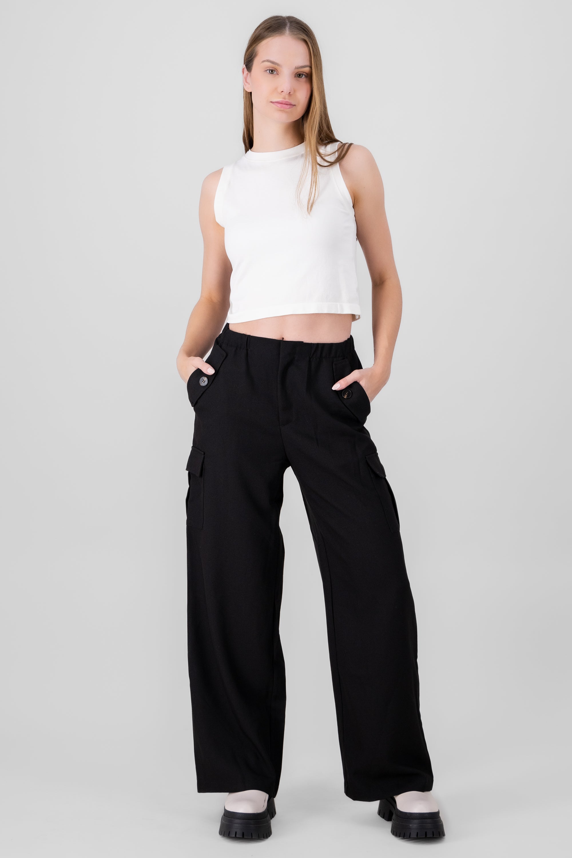 Pantalon wide leg bolsas cargo NEGRO