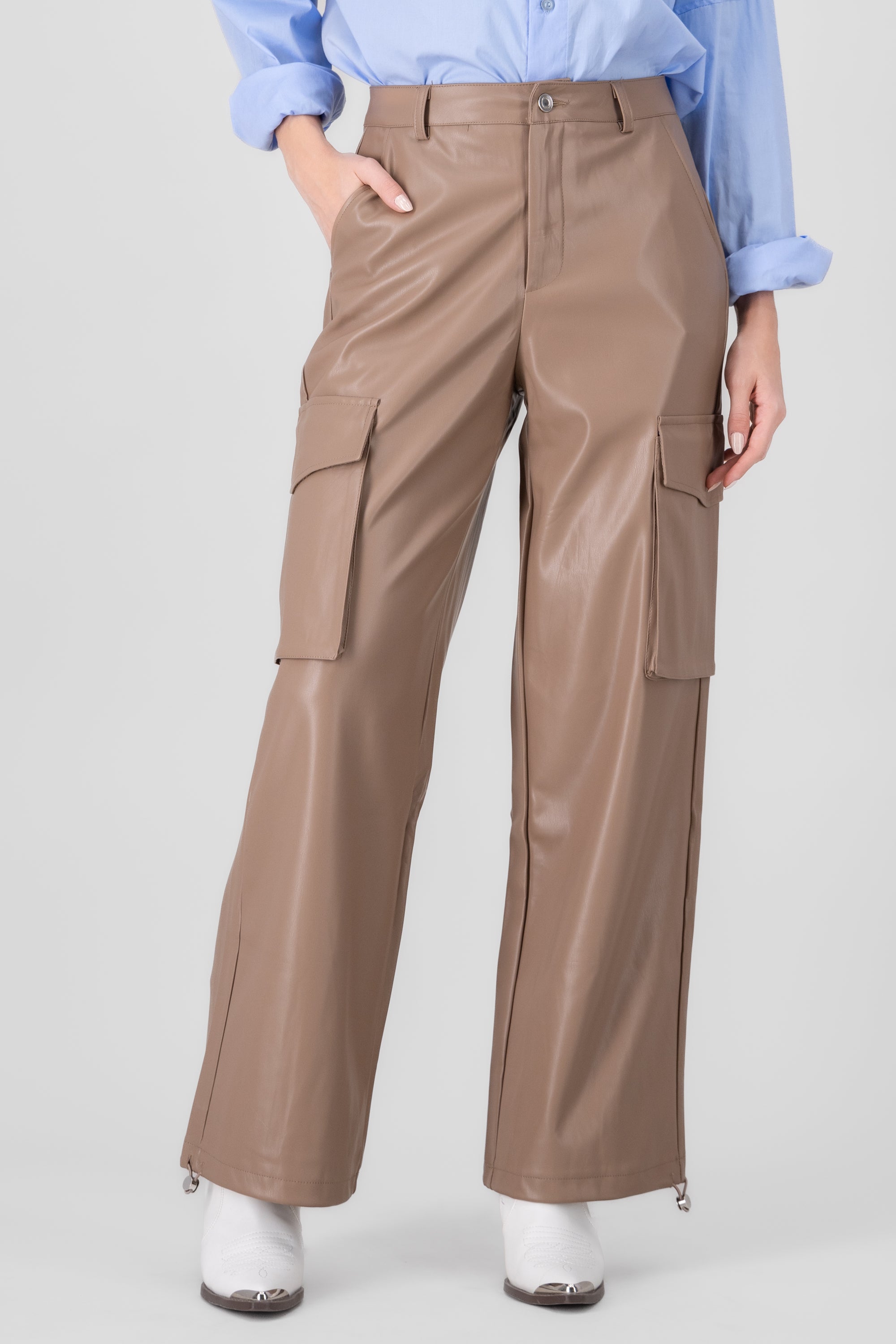 Pantalon pu bolsas cargo BEIGE