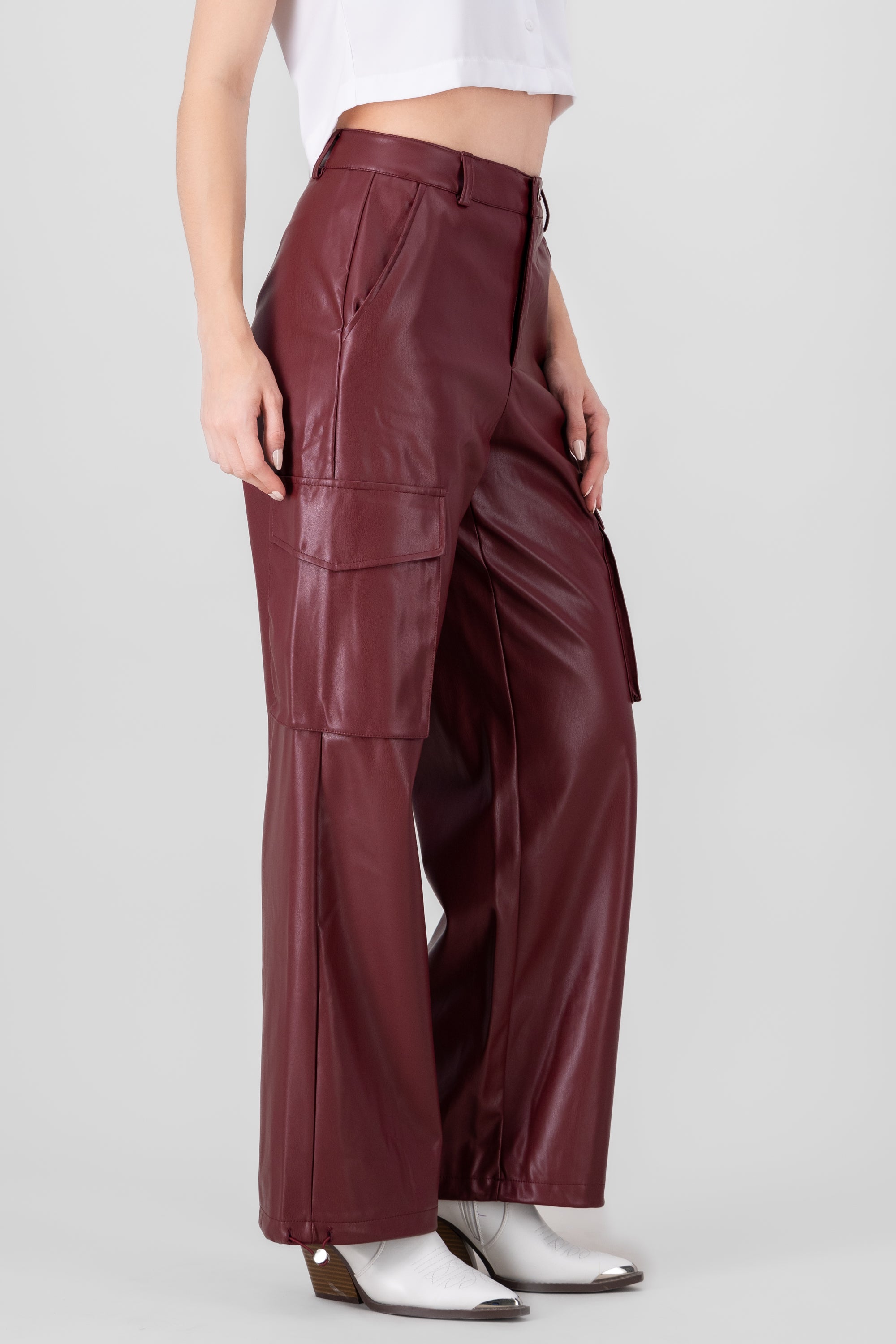 Pantalon pu bolsas cargo VINO