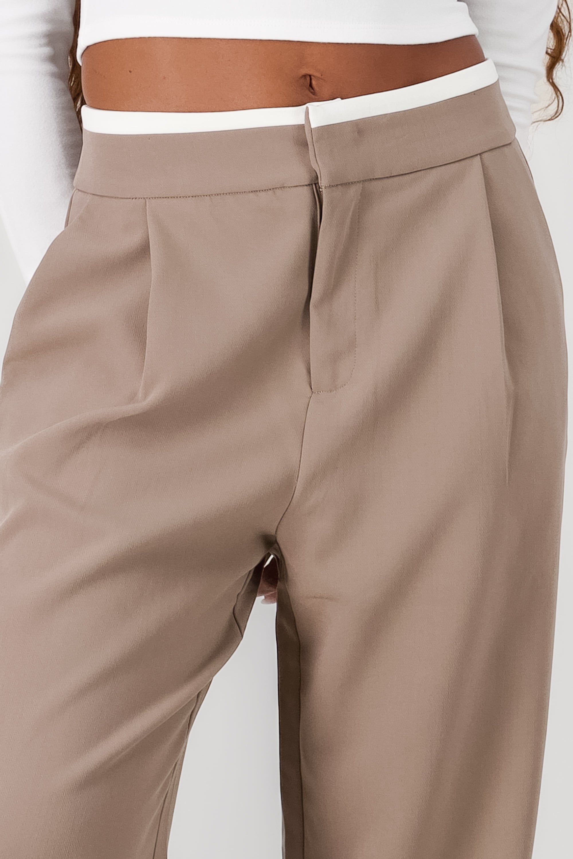 Pantalon de vestir detalle pretina contraste BEIGE