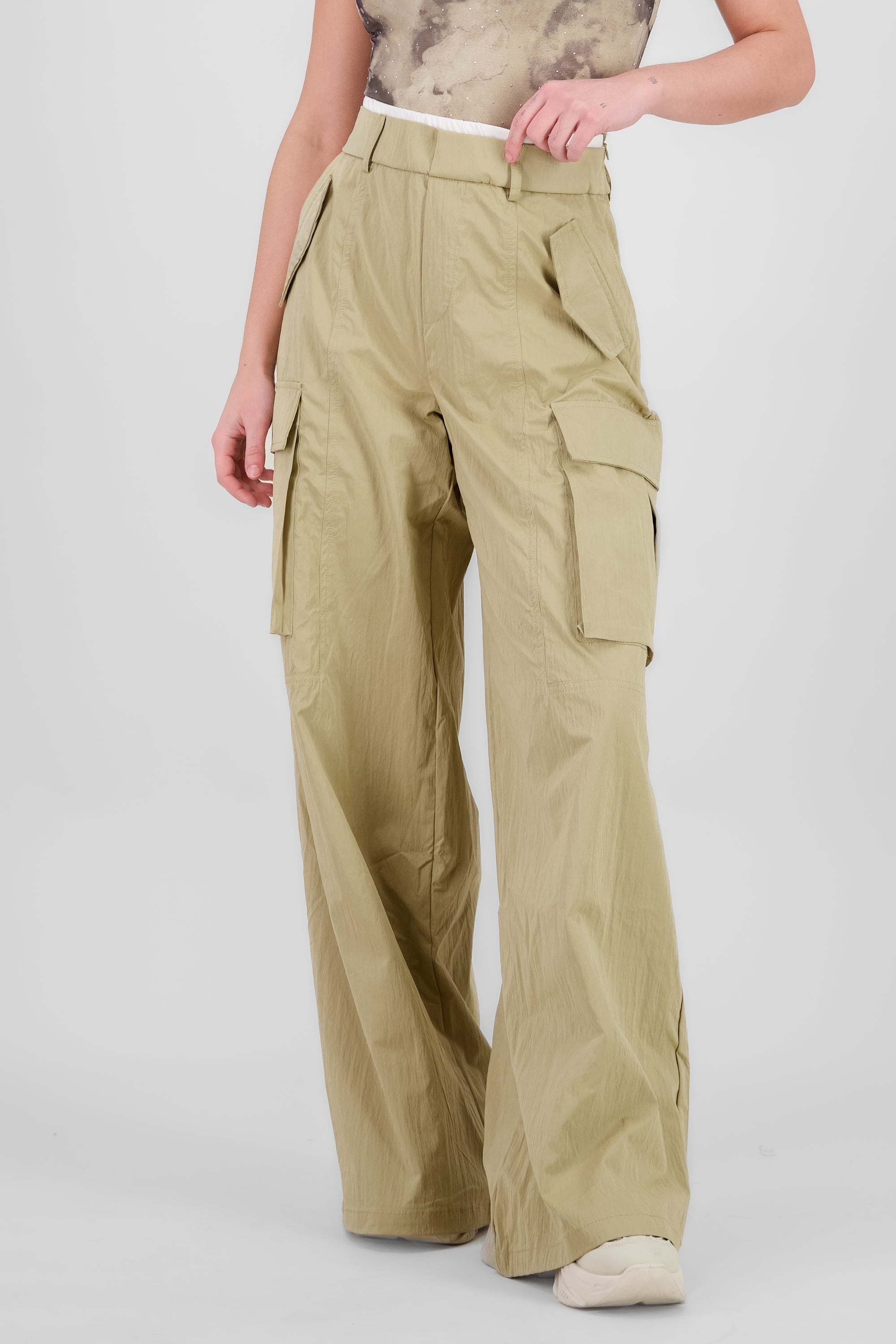 Pantalon cargo detalle pretina doble BEIGE