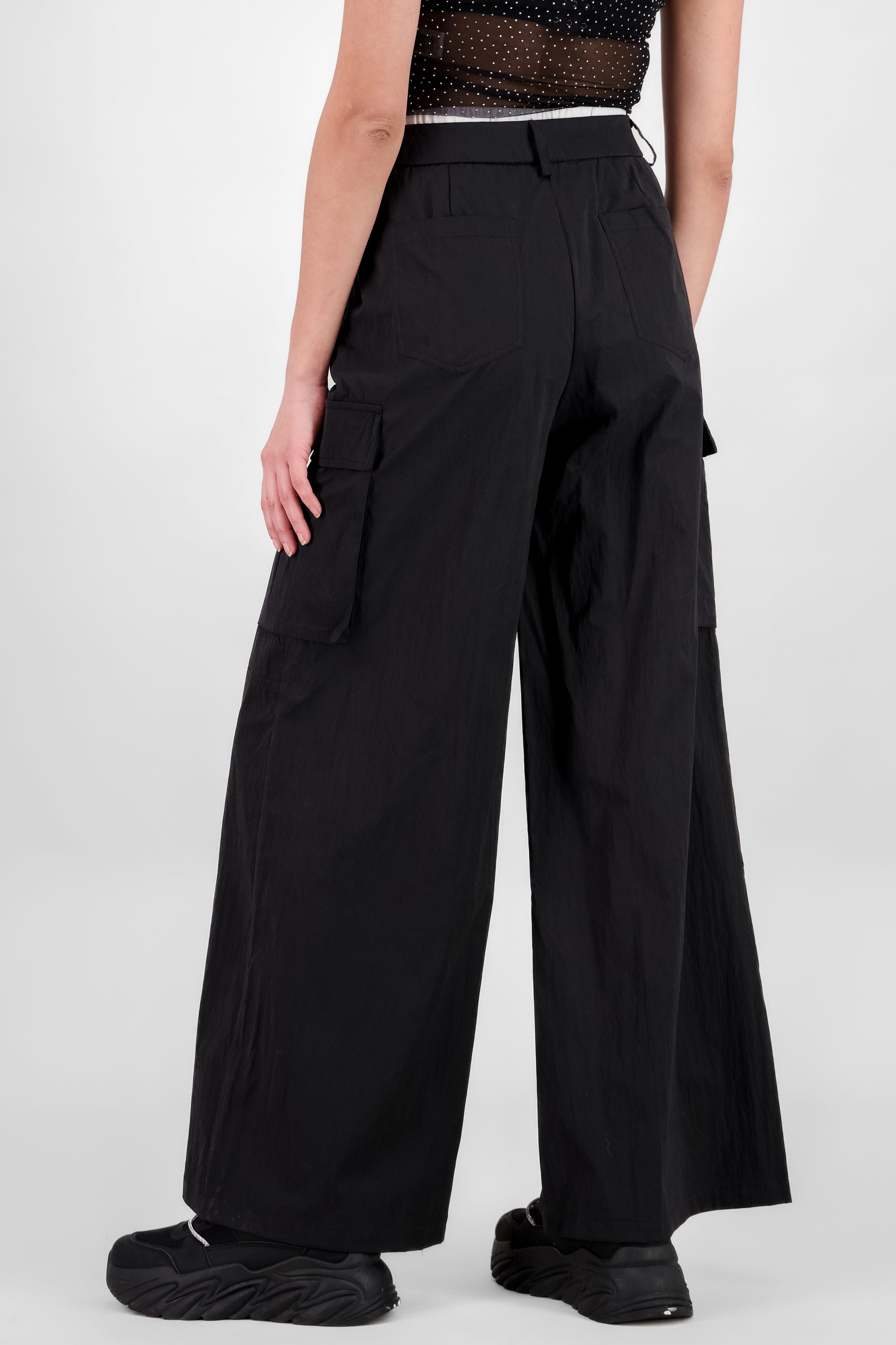 Pantalon cargo detalle pretina doble NEGRO