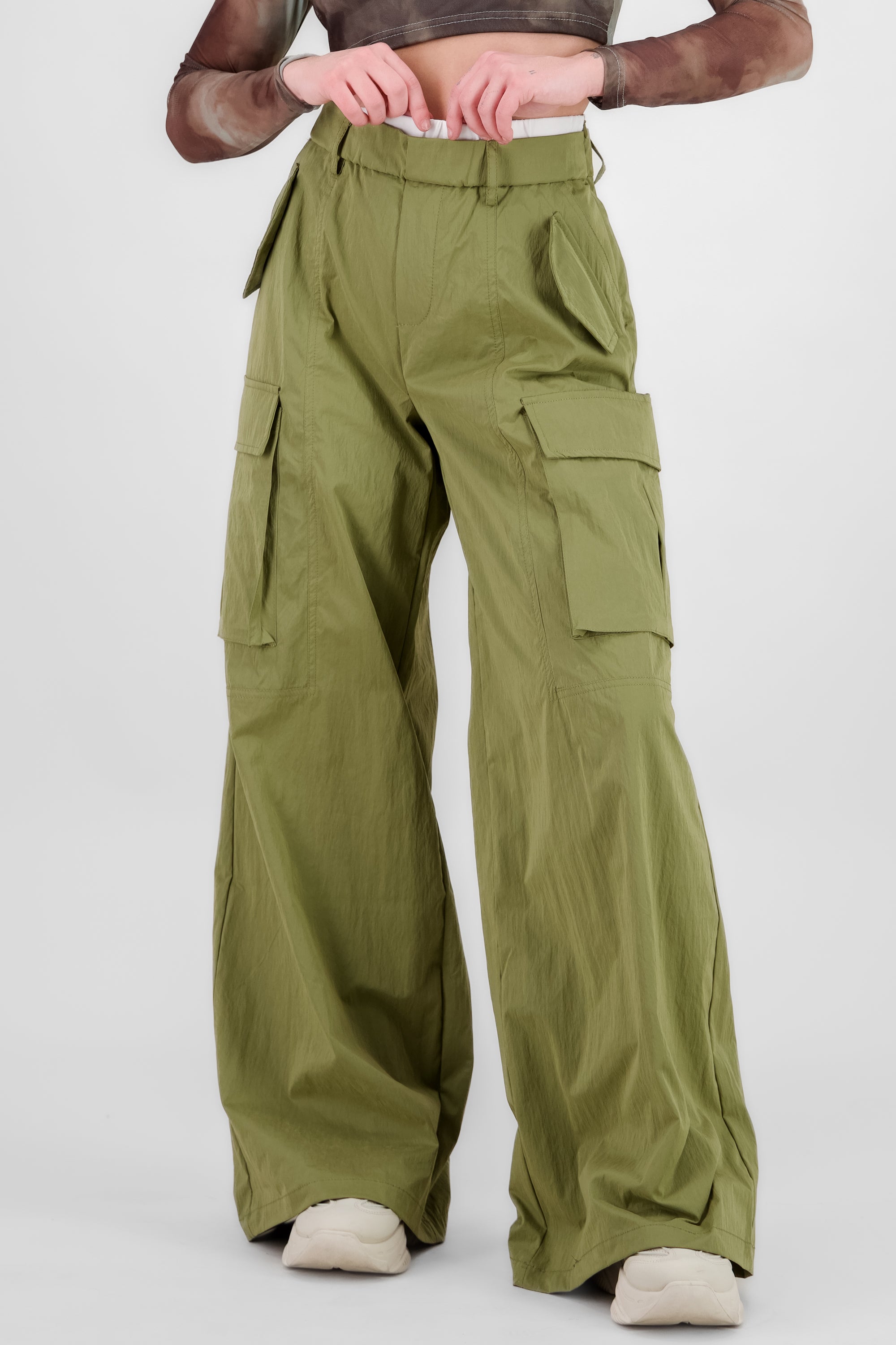 Pantalon cargo detalle pretina doble VERDE