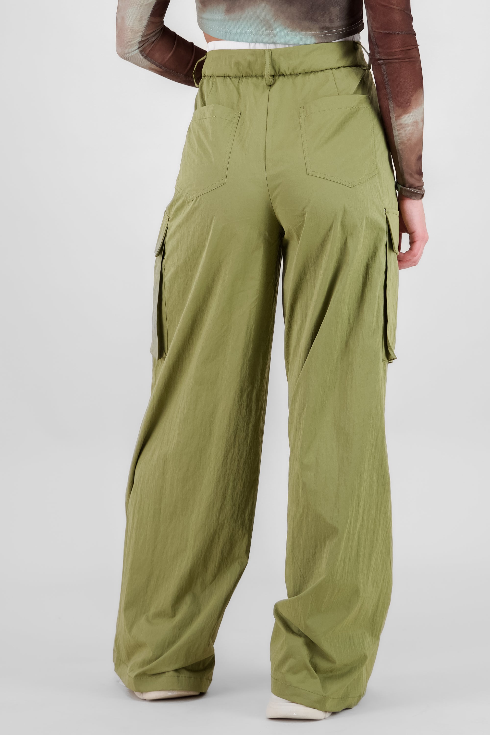 Pantalon cargo detalle pretina doble VERDE